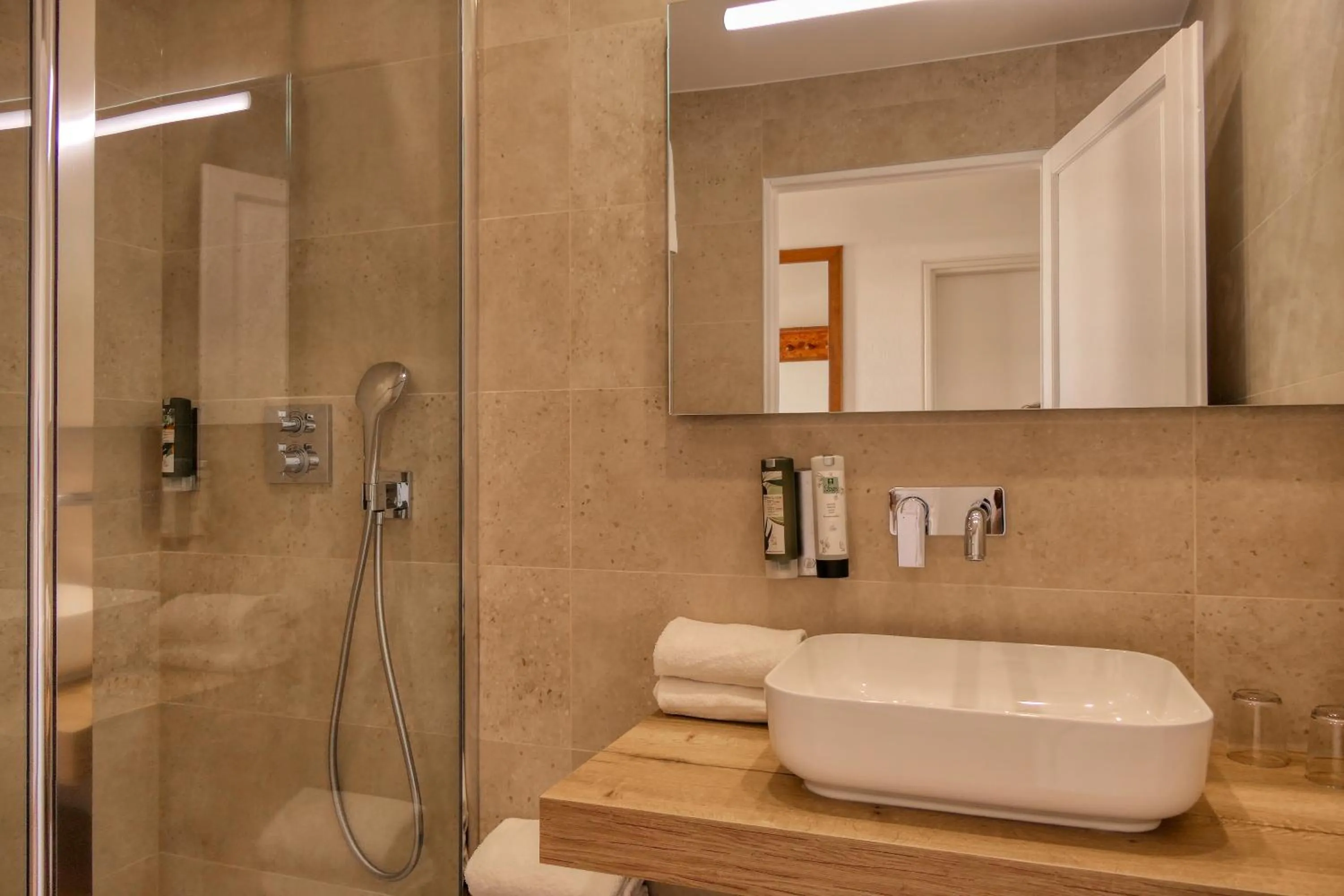 Triple Room with Pool View in Logis Hôtel Le Rodin