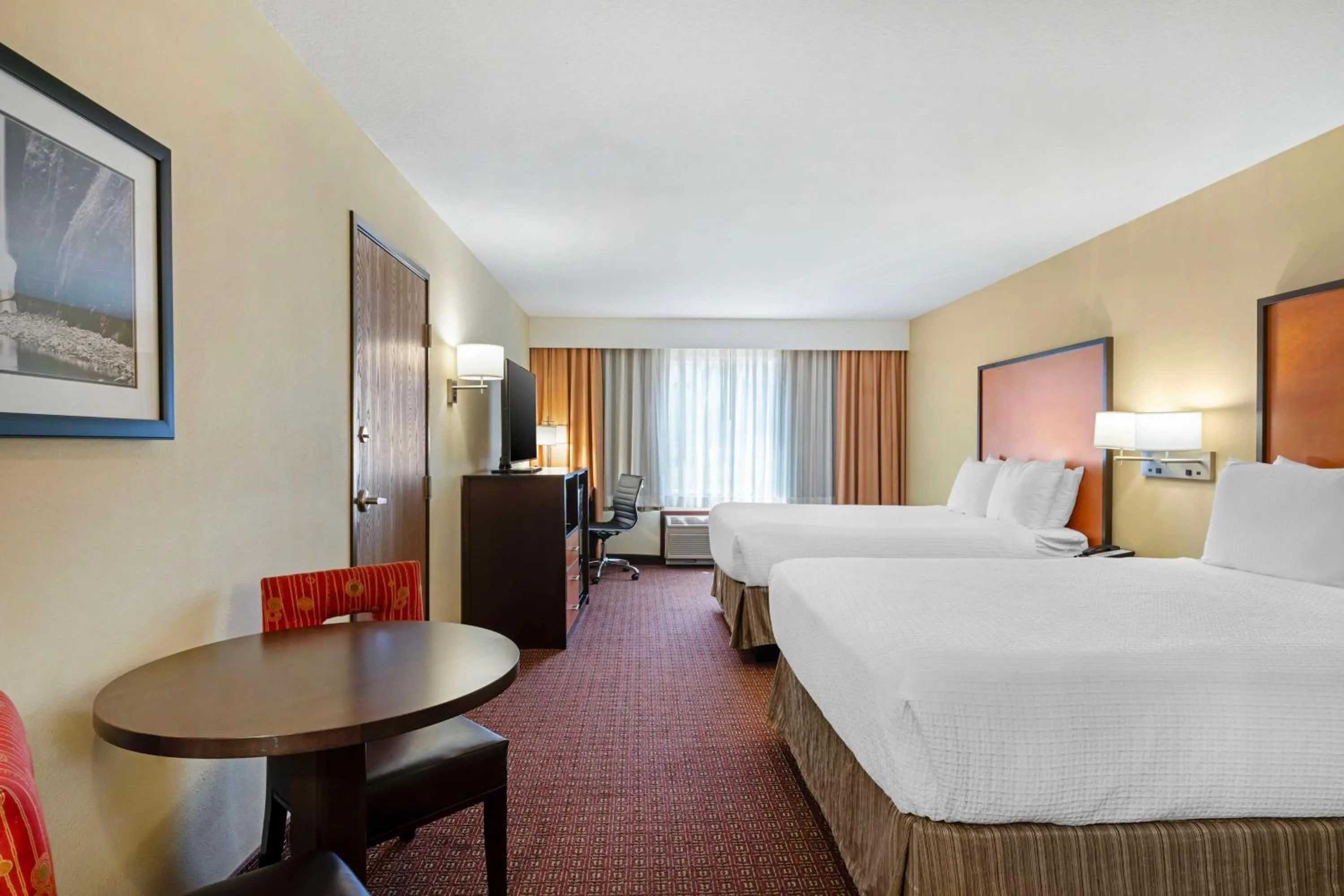 Queen Room with Two Queen Beds - Non-Smoking in Best Western Cascade Inn & Suites