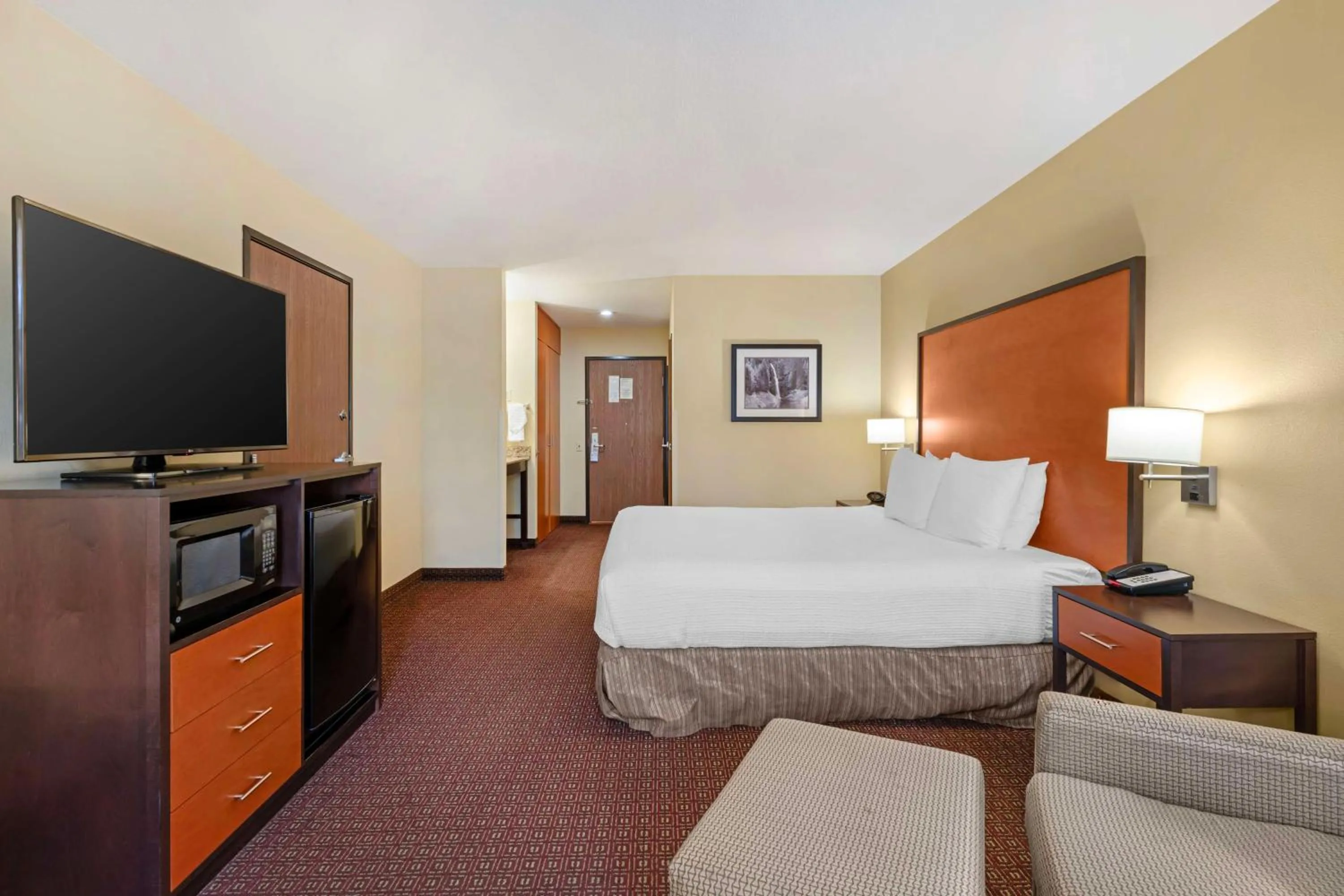 Queen Room in Best Western Cascade Inn & Suites