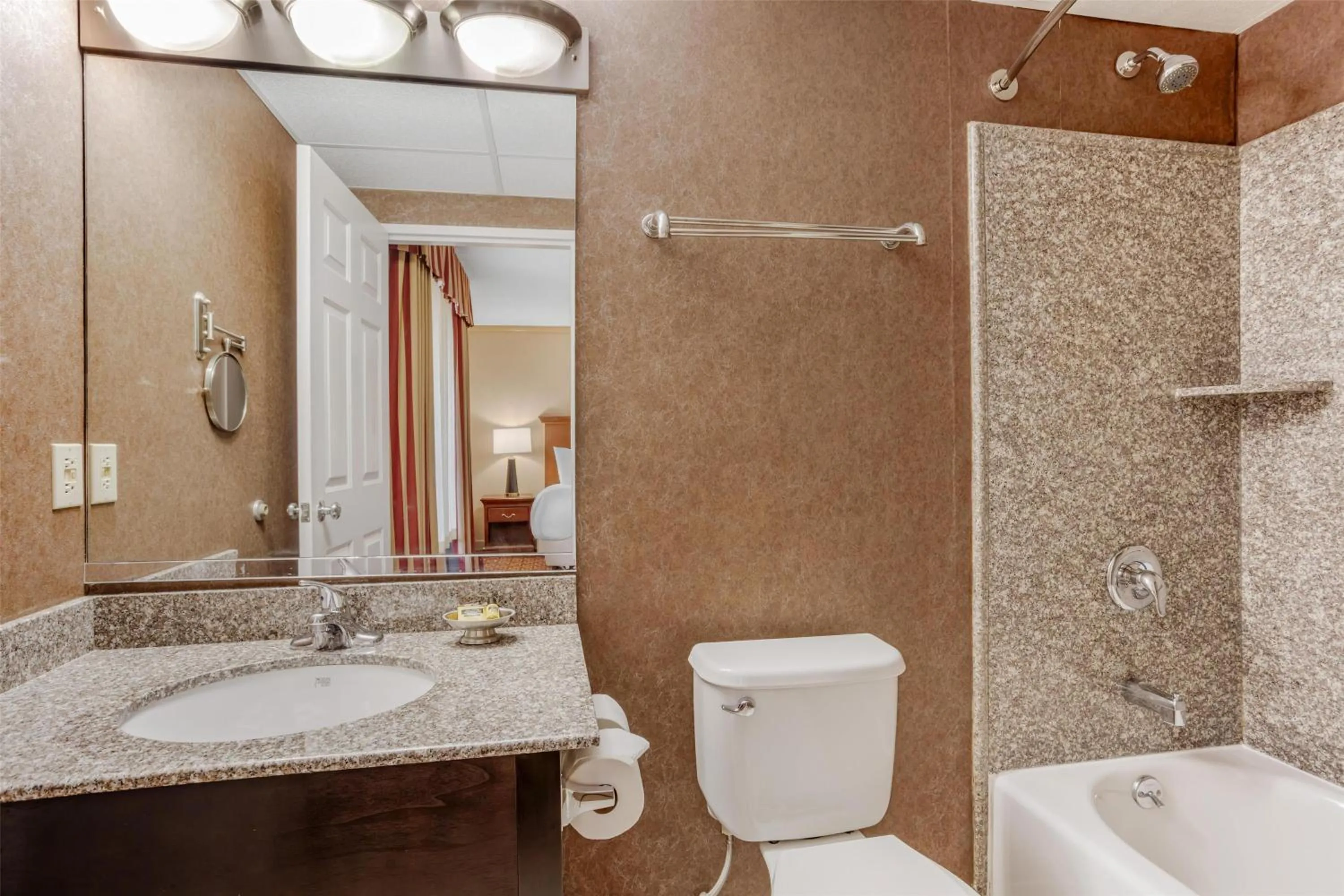 Queen Suite - Non-Smoking in Best Western PLUS Morristown Inn-Florham Park