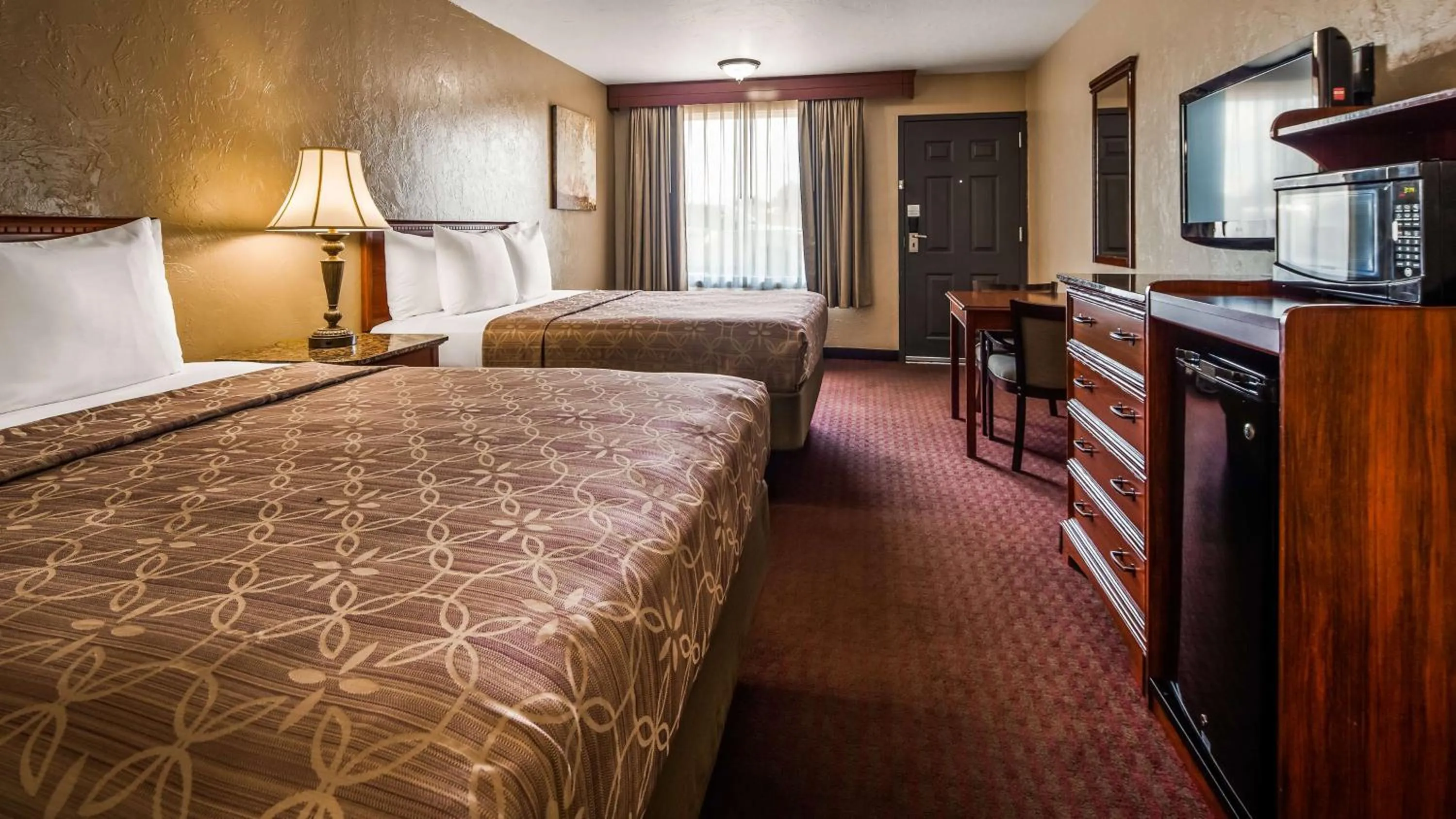 Queen Room with Two Queen Beds and Walk In Shower - Non-Smoking in Best Western El Reno