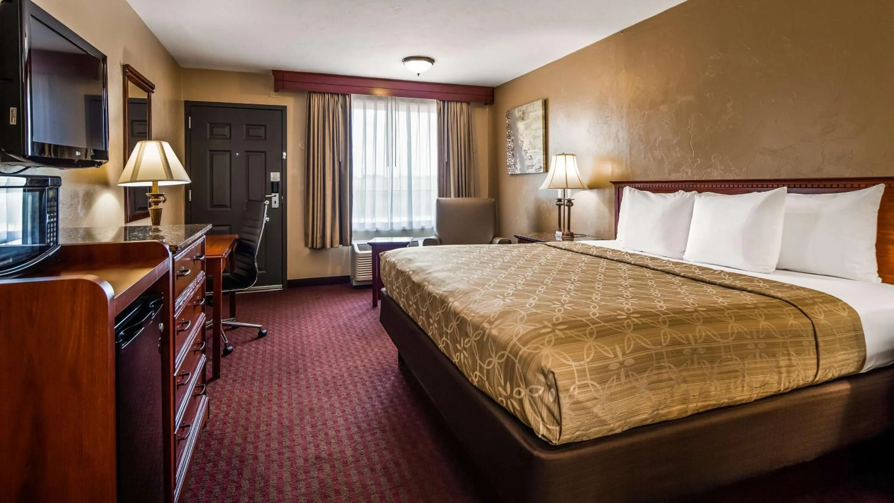 King Room with Walk In Shower - Smoking in Best Western El Reno