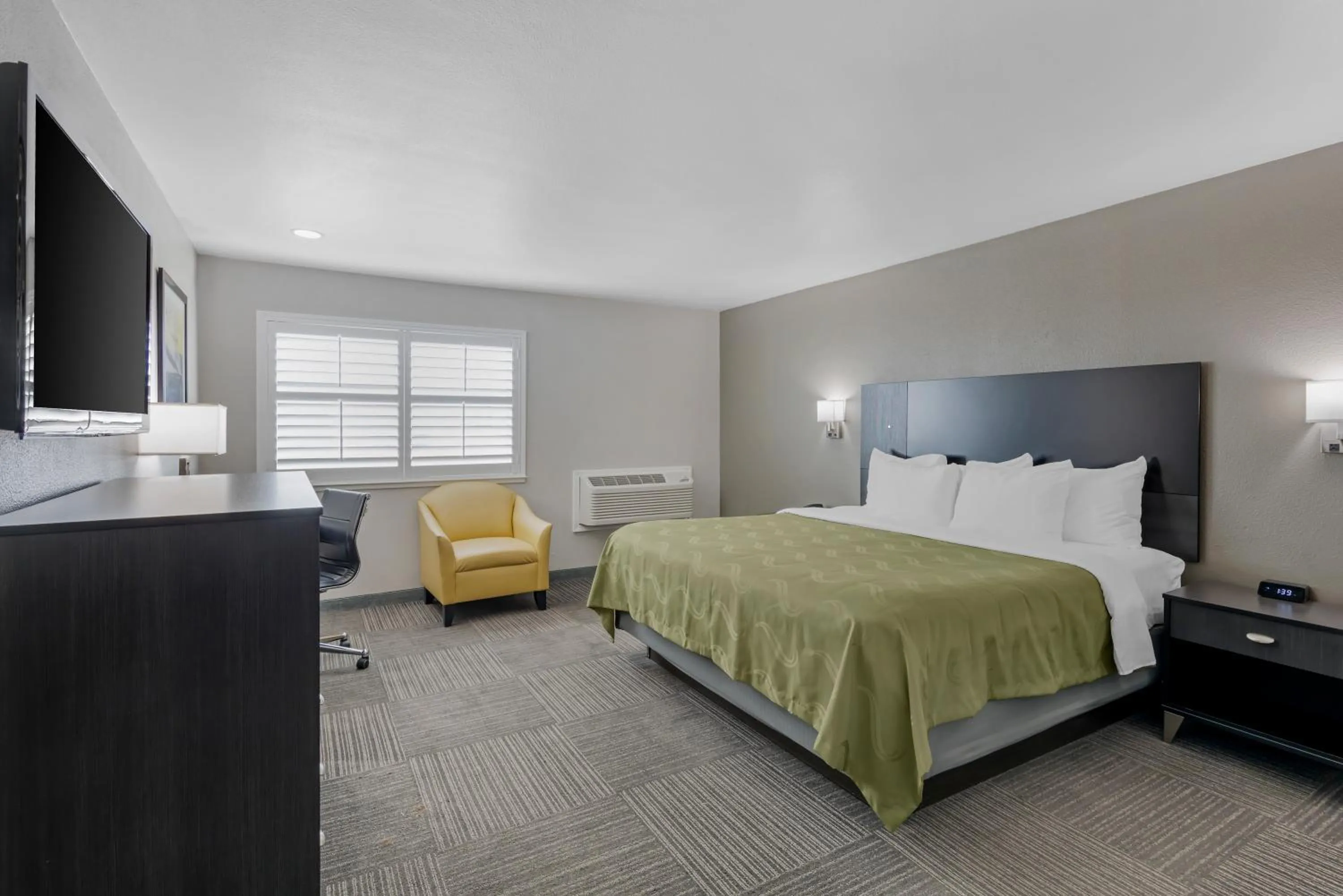 King Room - Accessible/Non-Smoking in Quality Inn Kettleman City near Hwy 41