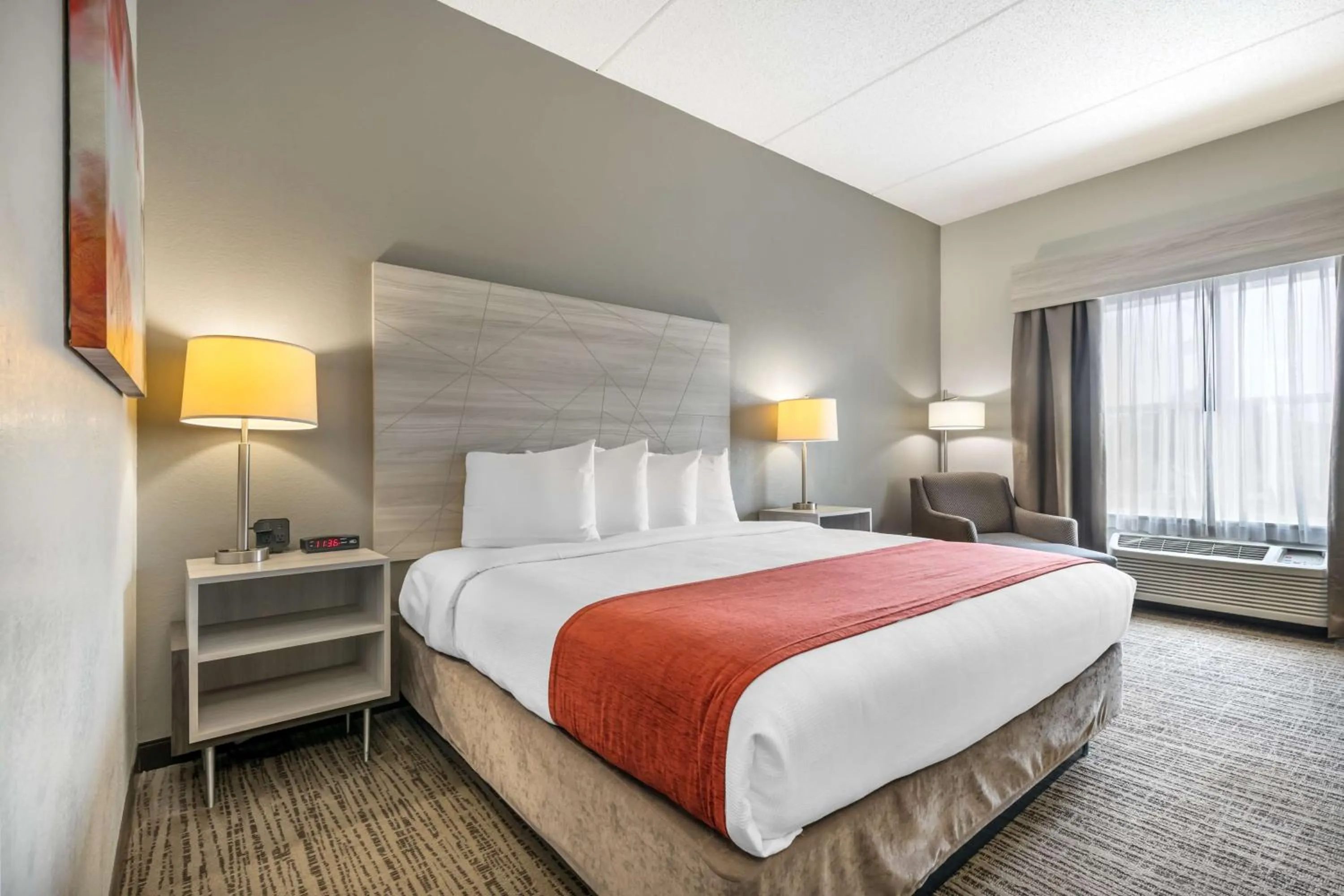 King Room with Bath Tub - Disability Access in Best Western Plus Lake City