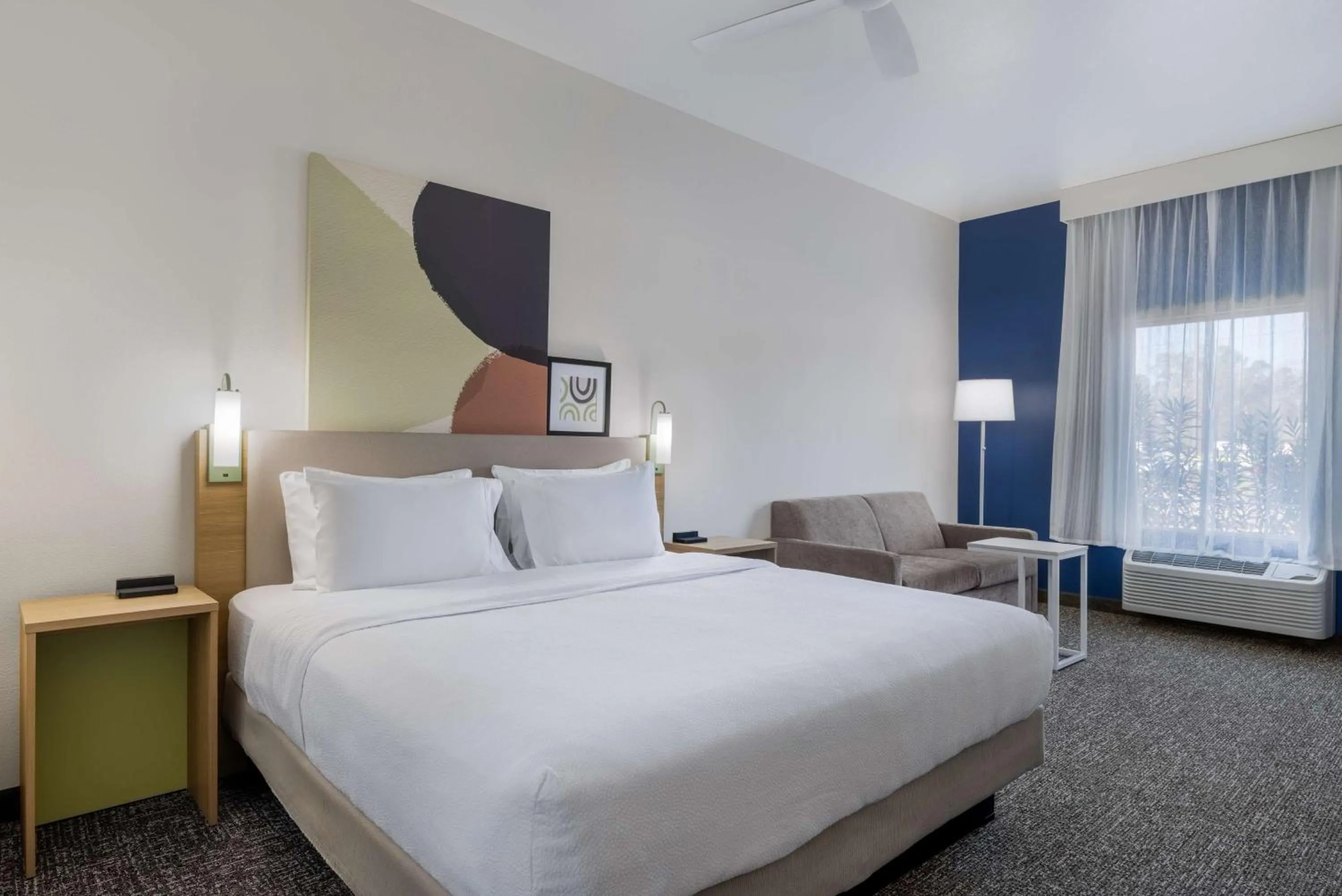 King Room with Sofa Bed - Hearing Accessible in Super 8 by Wyndham Nacogdoches