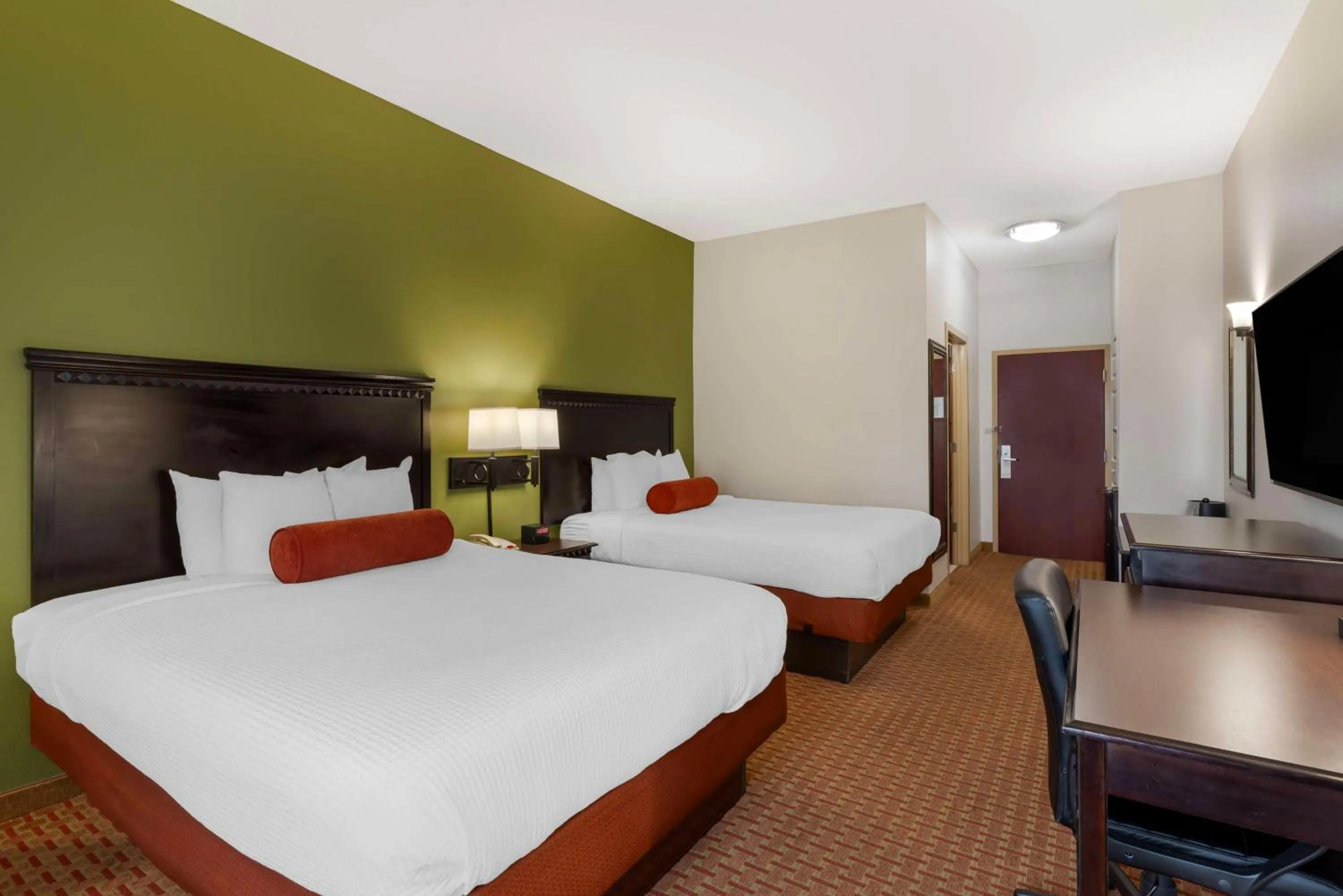 Queen Room with Two Queen Beds in Best Western Plus Hopewell Inn