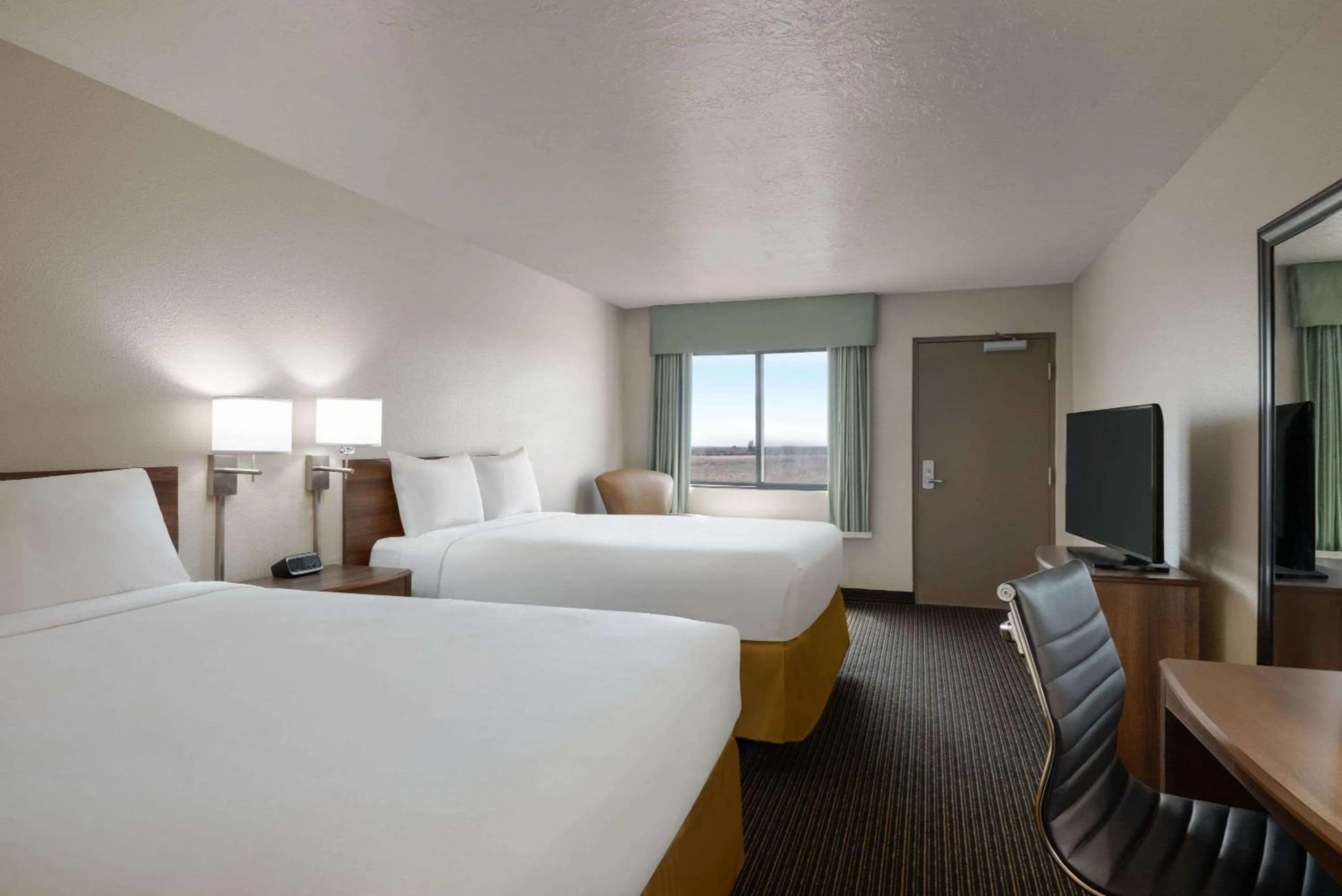 Queen Room with Two Queen Beds - Non-Smoking in Travelodge by Wyndham Vaughn