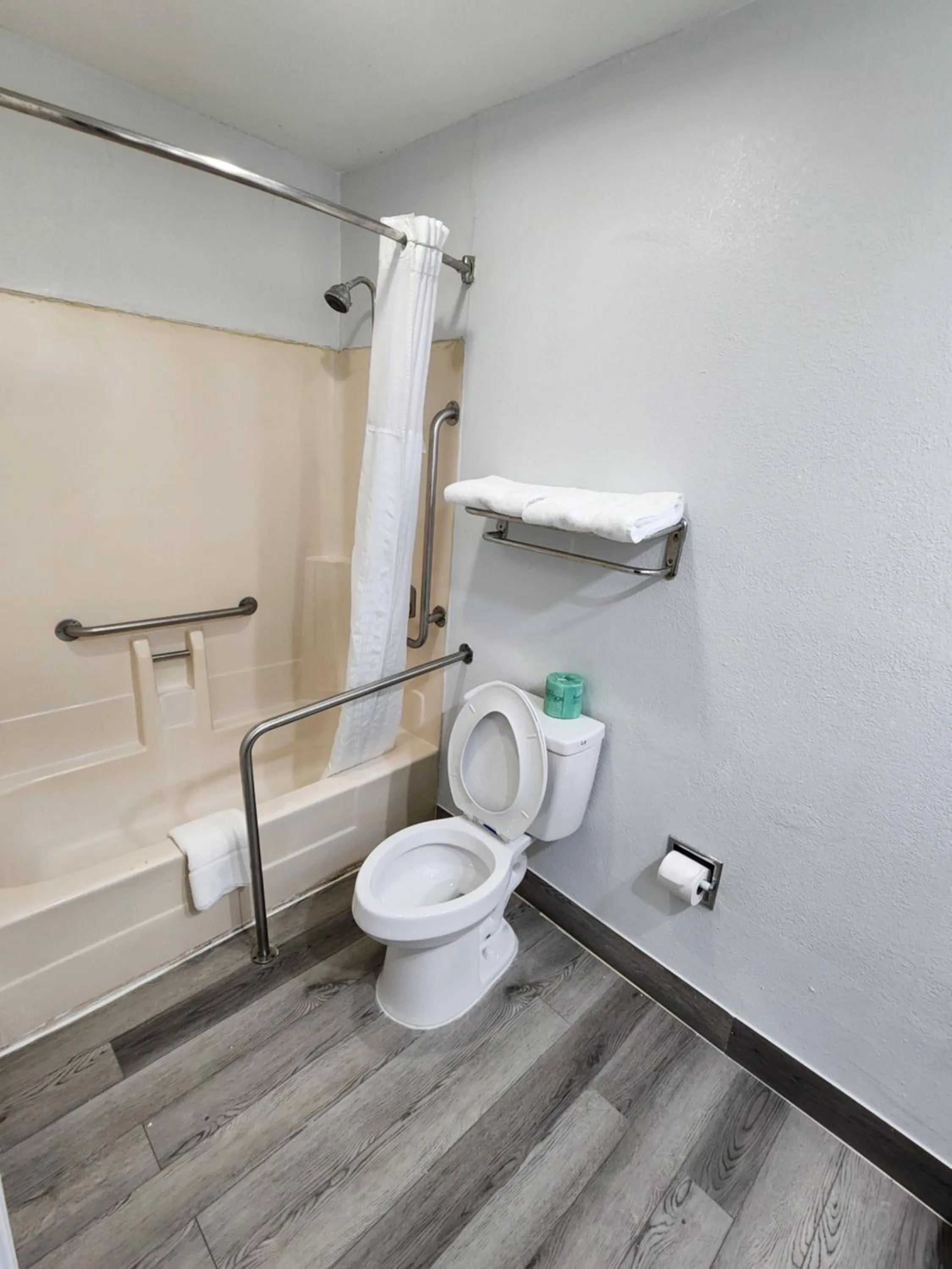 King Room - Smoking  in Super 8 by Wyndham Shreveport