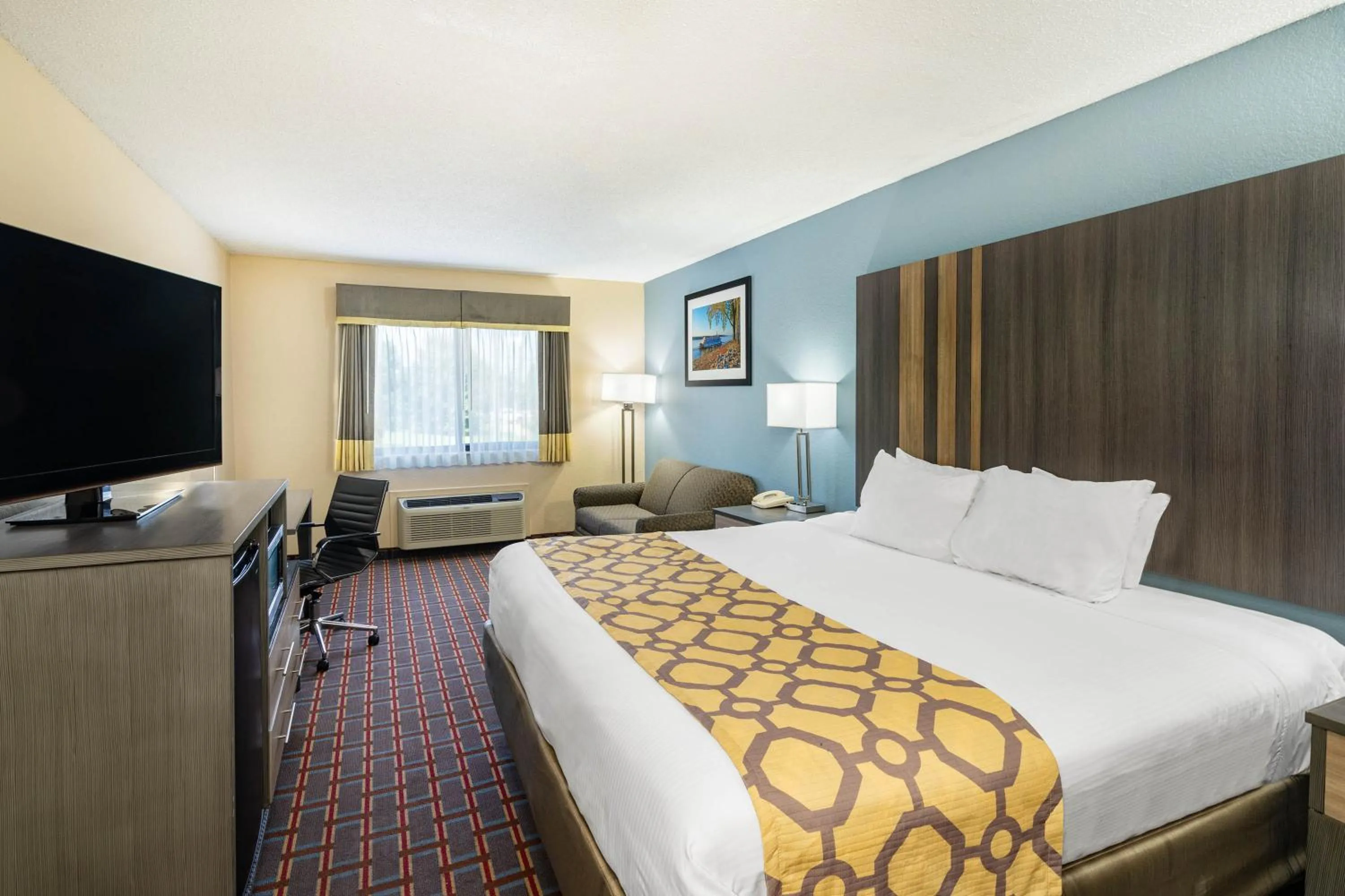King Room - Non-Smoking in Baymont by Wyndham Tupelo