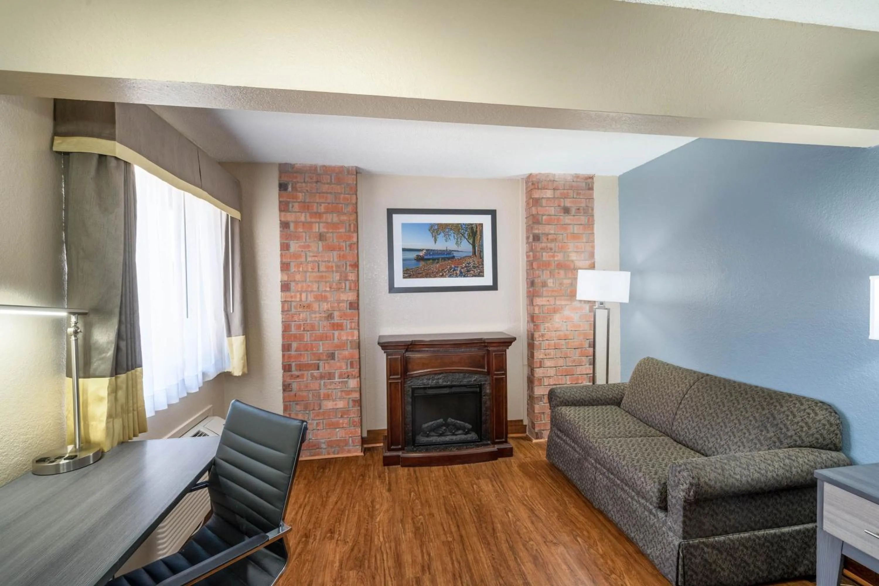 Deluxe King Studio Suite - Non-Smoking in Baymont by Wyndham Tupelo