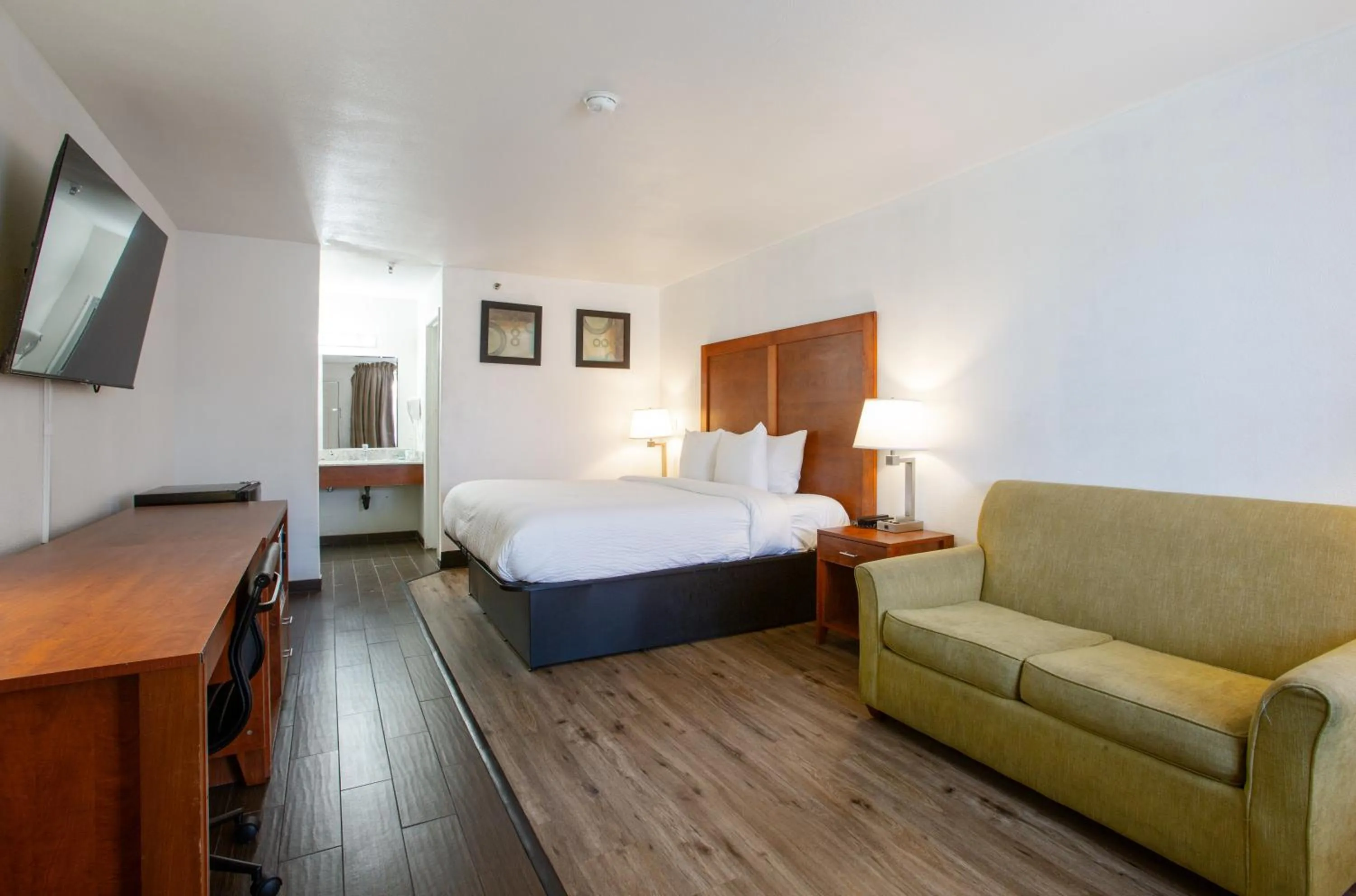 King Room with Sofa Bed - Non-Smoking in The Hotel Serene Glendale Peoria, Surestay Collection by Best Western