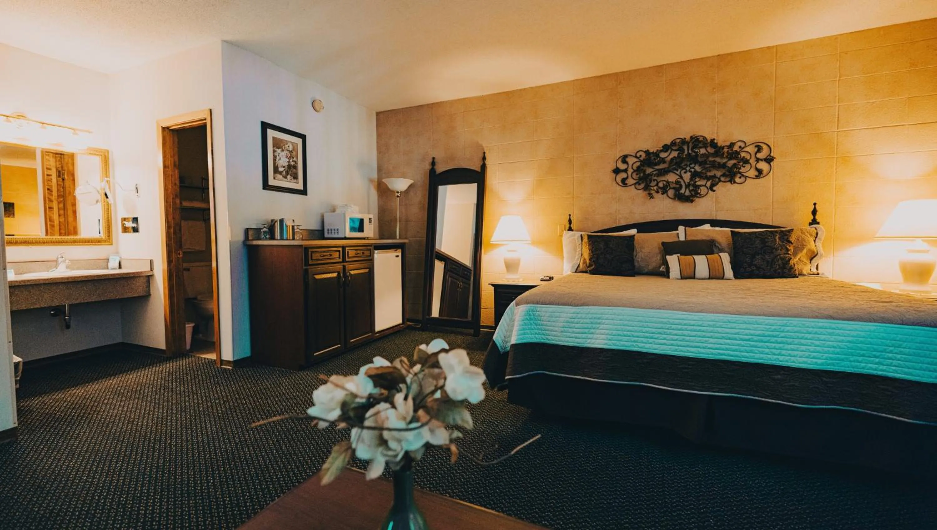 King Room - Non-Smoking in Wrangler Inn Mobridge