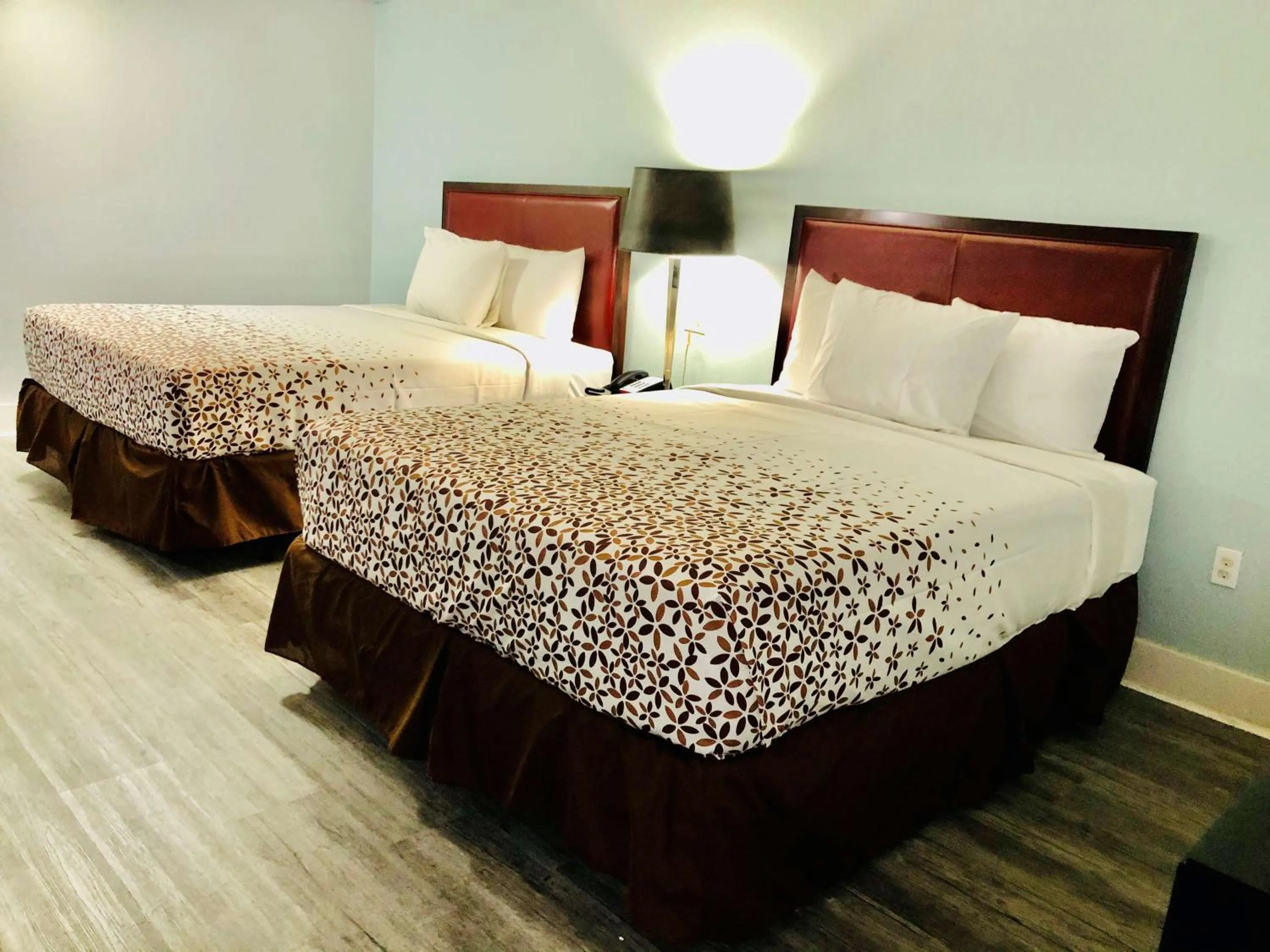Queen Room with Two Queen Beds in Montgomery Inn & Suites