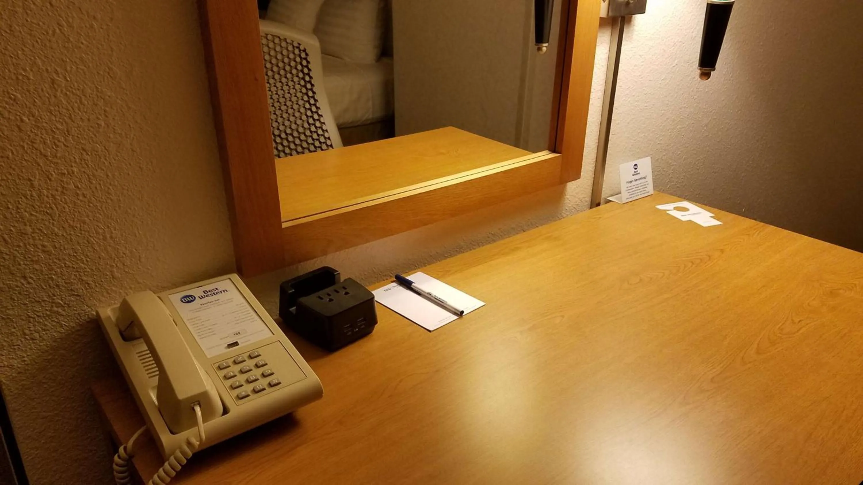 King Suite with Sofa Bed in RiverTree Inn & Suites