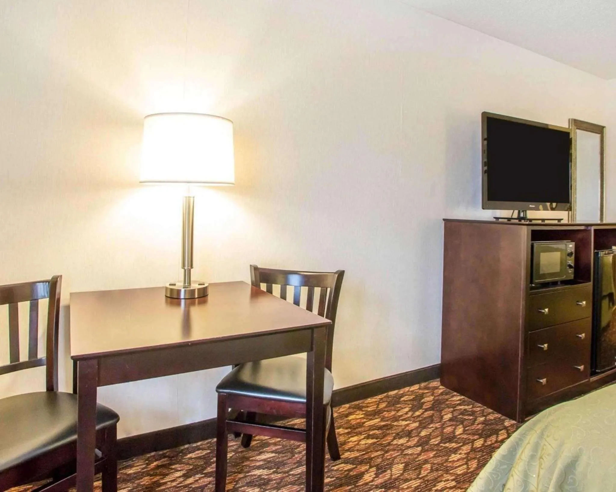 Queen Room with Two Queen Beds - Non-Smoking in Quality Inn