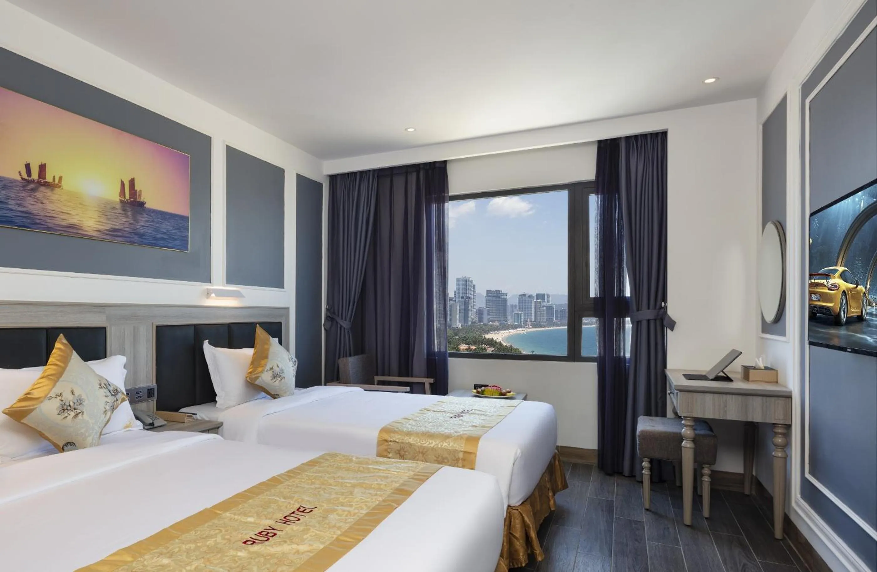 Deluxe Twin Room in Ruby Hotel