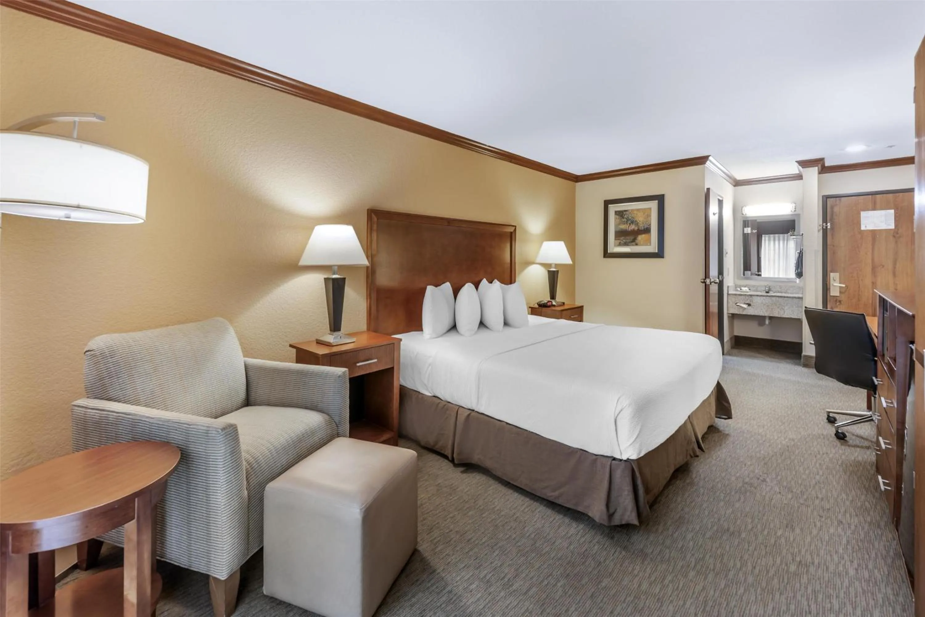 Poolside King Room - Non-Smoking in Best Western Plus Atrium Inn