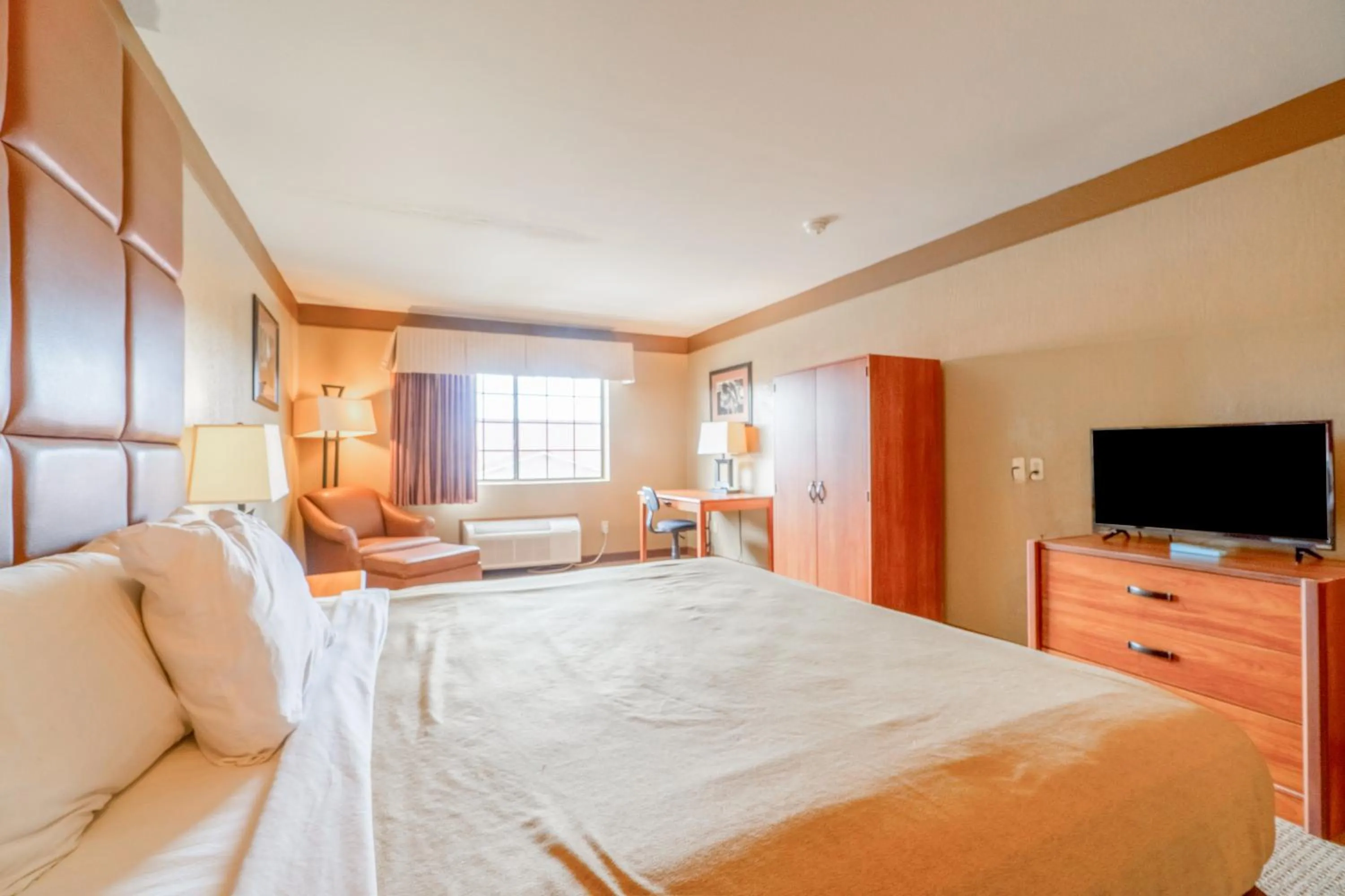 King Room - Non-Smoking in Texan Inn By OYO Beeville US-181