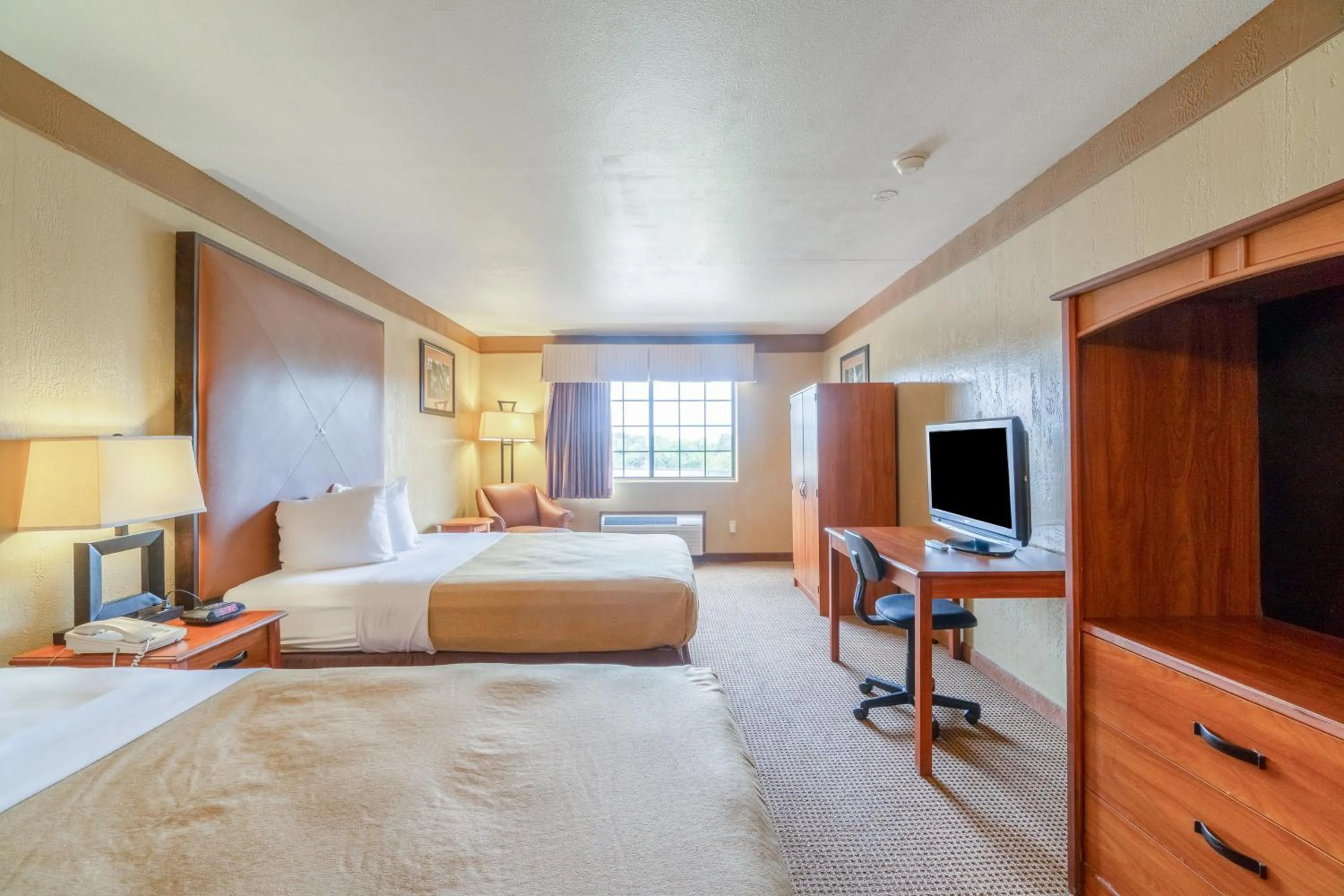 2 Queen Beds Non-Smoking in Texan Inn By OYO Beeville US-181
