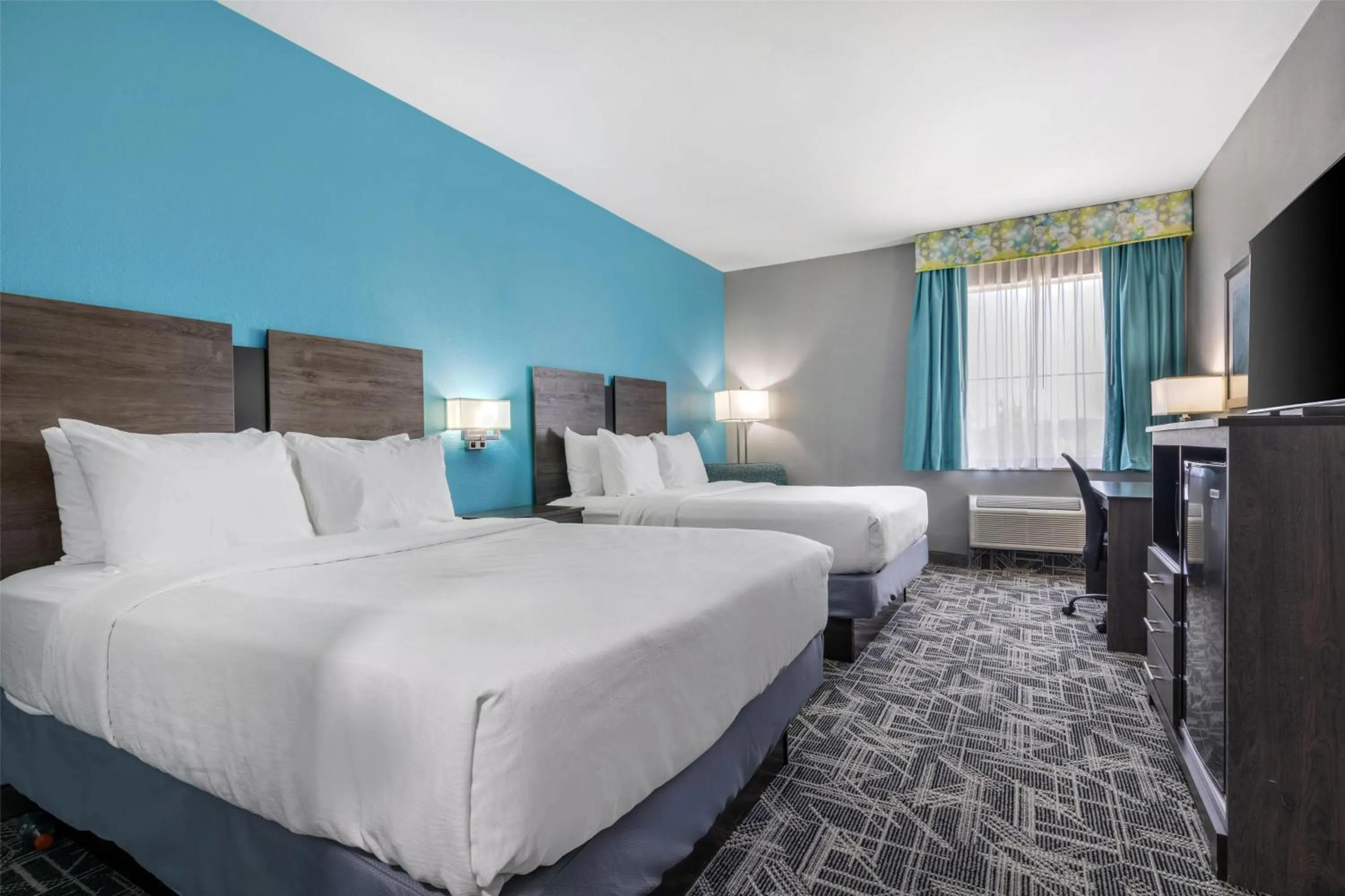 Queen Room with Two Queen Beds - Non-Smoking in Best Western Executive Inn