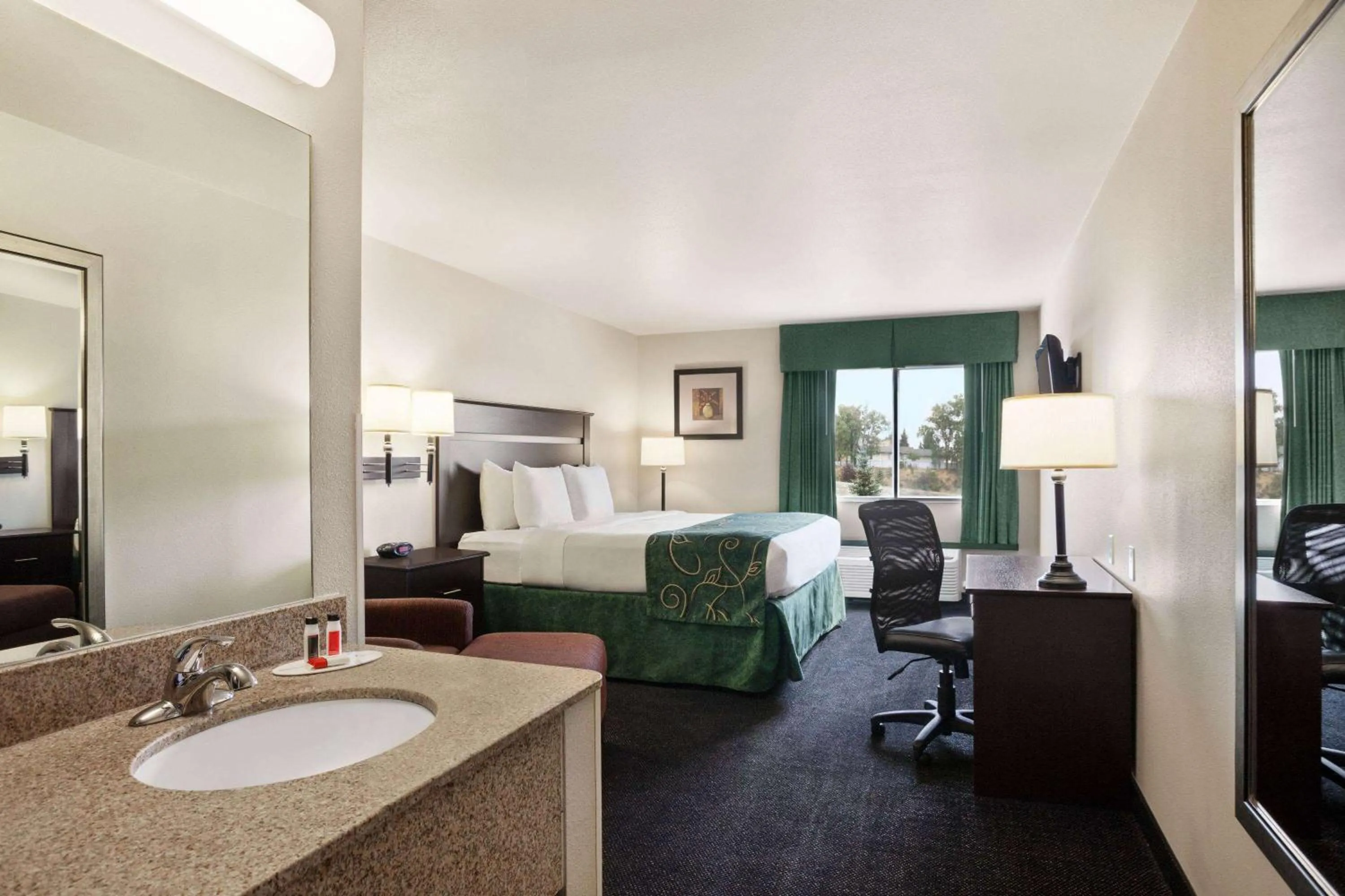 King Room - Non-Smoking in Travelodge by Wyndham McAlester