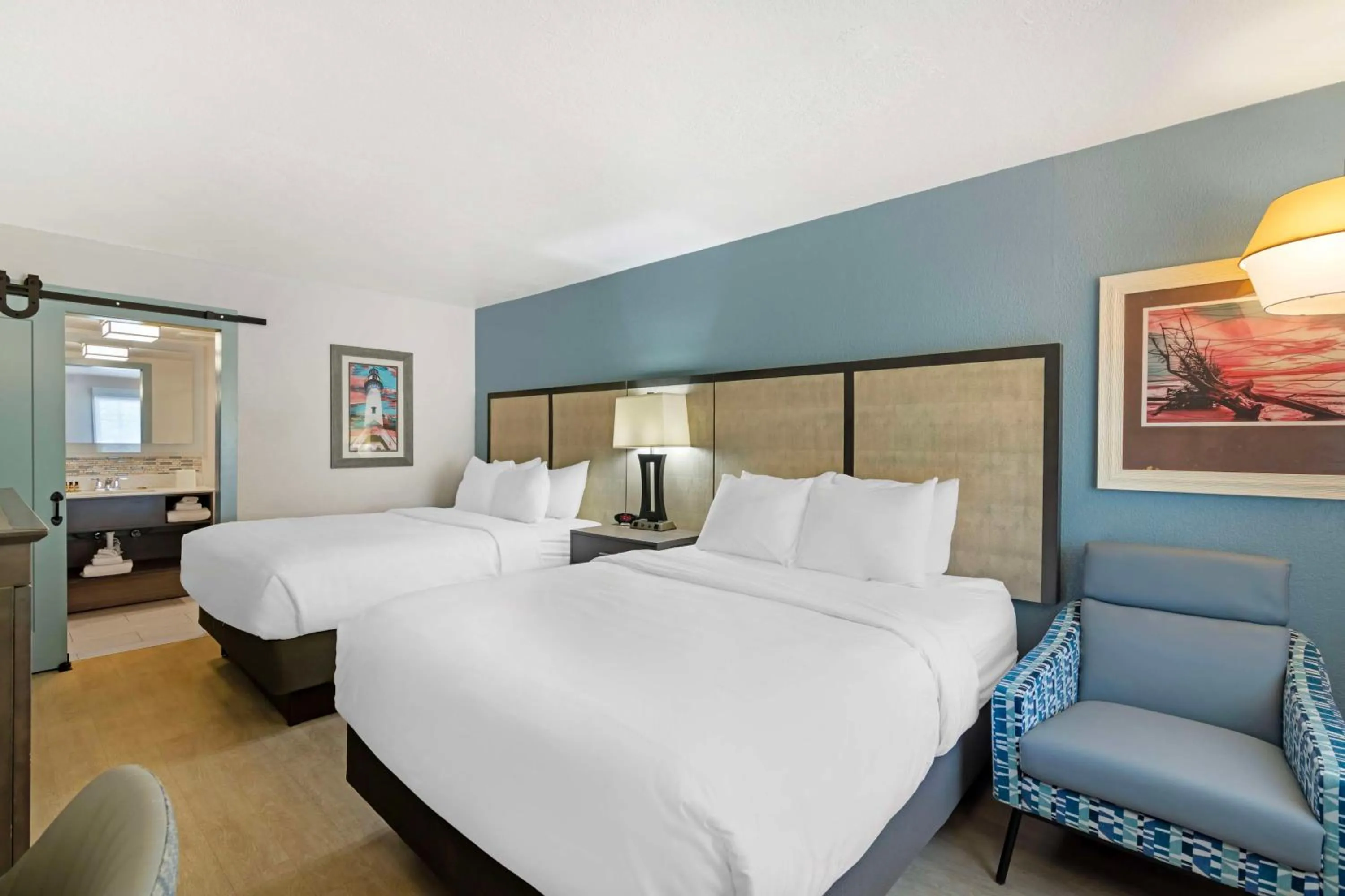 Queen Room with Two Queen Beds - Pool View in Best Western Plus St. Simons