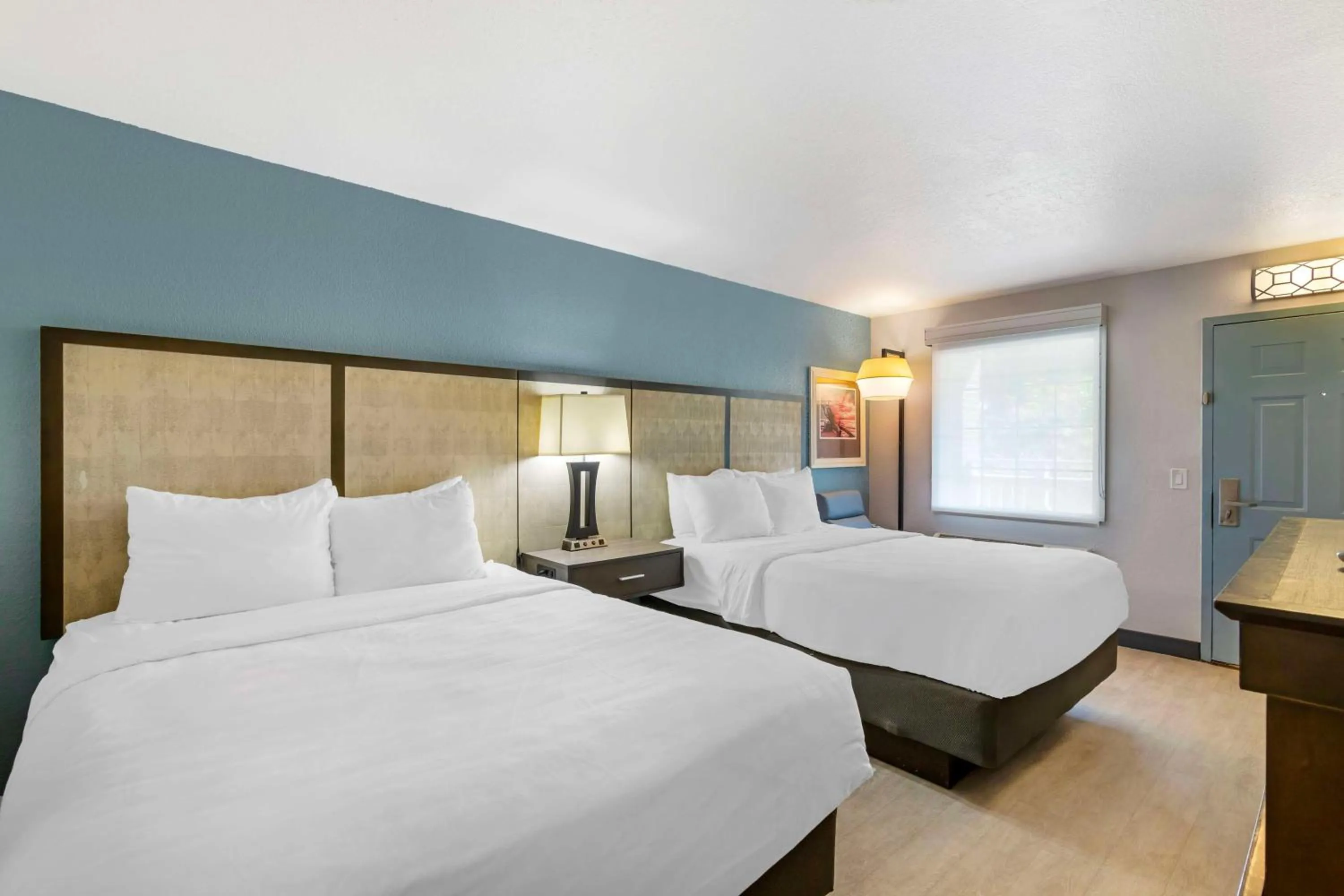 Queen Room with Two Queen Beds - Non-Smoking in Best Western Plus St. Simons