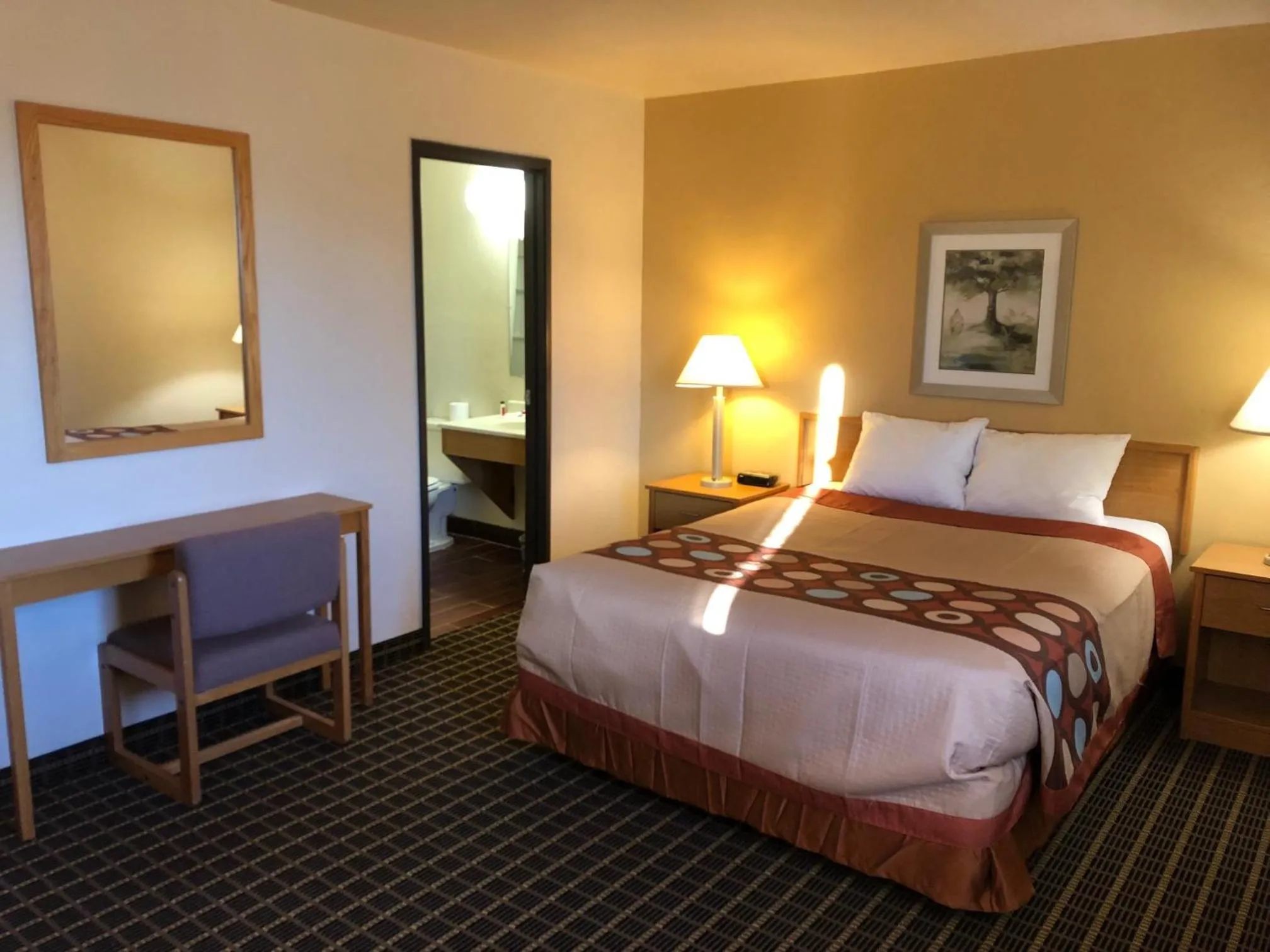 Queen Suite - Non-Smoking in Super 8 by Wyndham Klamath Falls