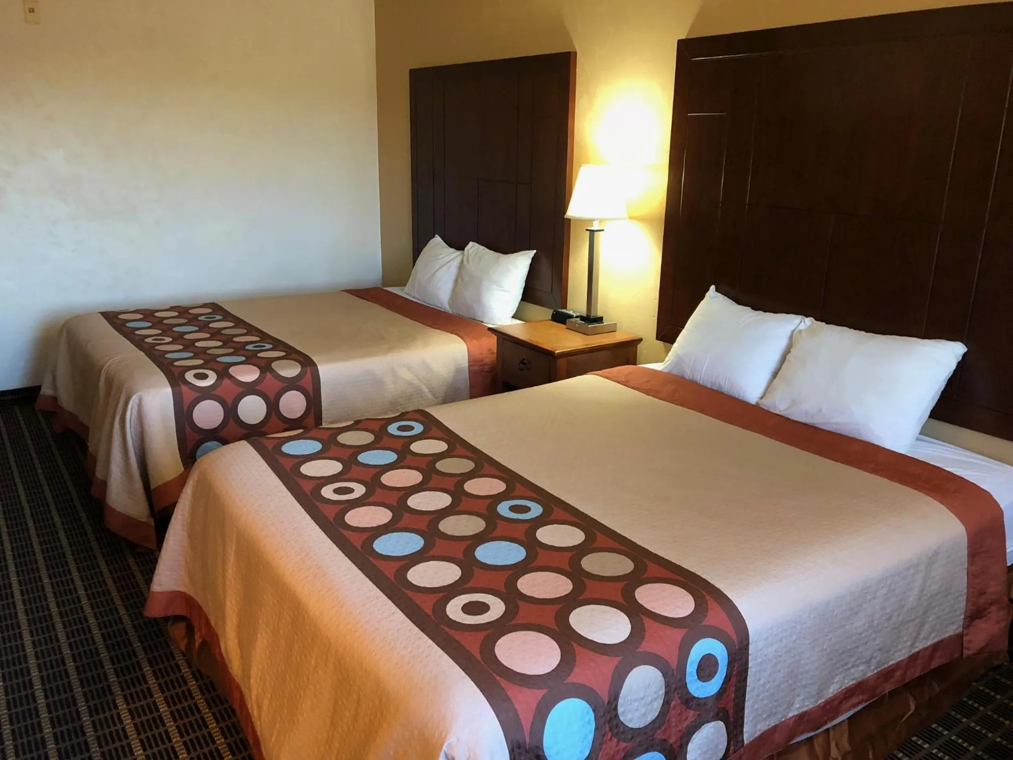 Deluxe Queen Room with Two Queen Beds - Non-Smoking in Super 8 by Wyndham Klamath Falls