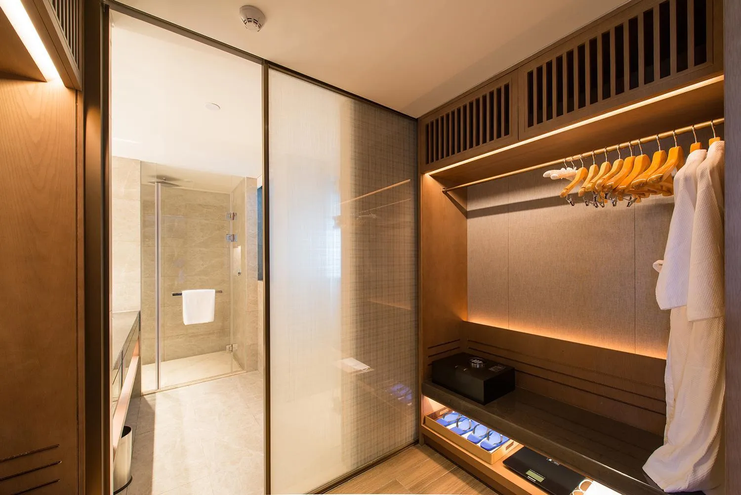 Deluxe Twin Room - Non-Smoking in Wingate by Wyndham Hainan Chengmai