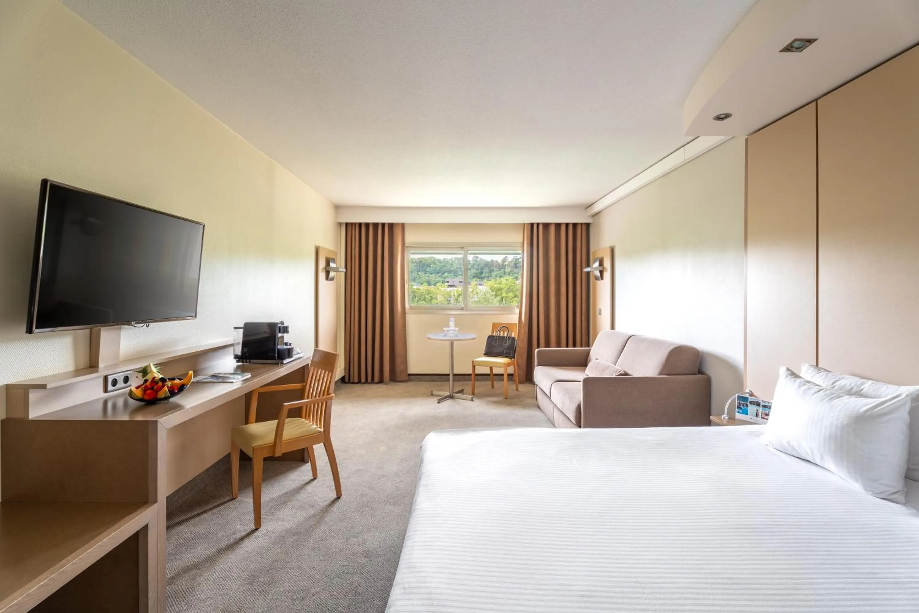 Prestige Double Room - Spa  and Pool Access Not Included in Hôtel Lyon Métropole & Spa