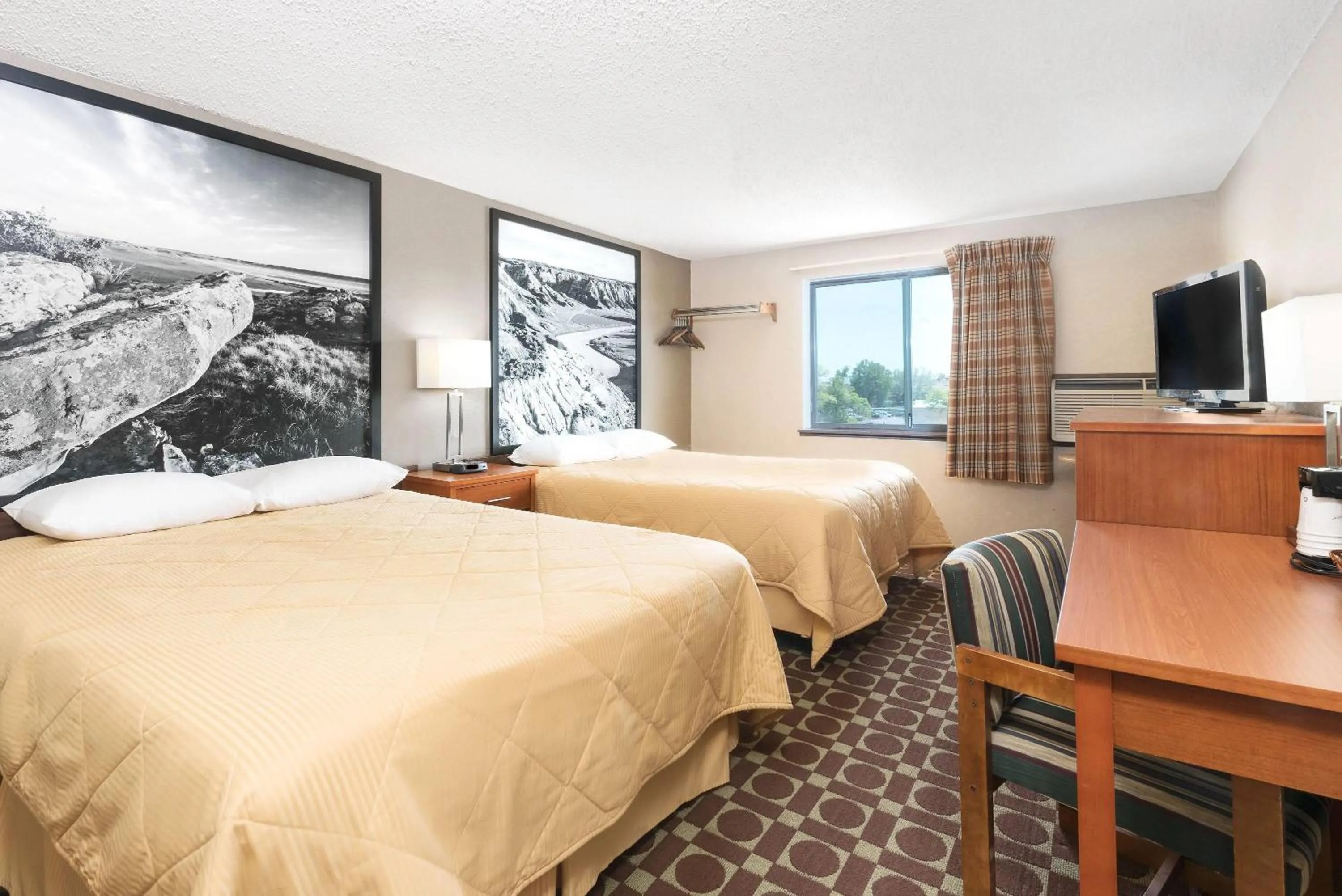 Queen Room with Two Queen Beds - Non-Smoking in Super 8 by Wyndham Miles City