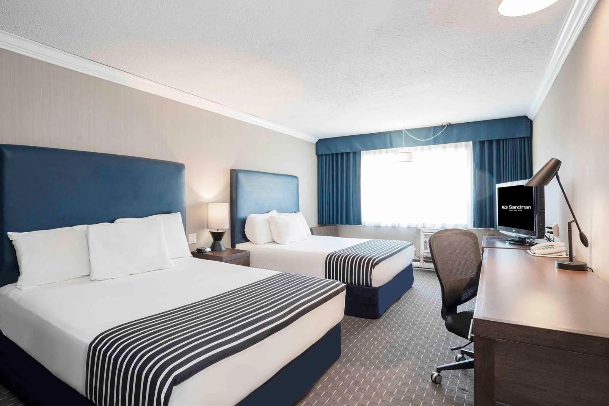 Standard Room, 2 Queen Beds, Kitchenette in Sandman Inn Blue River