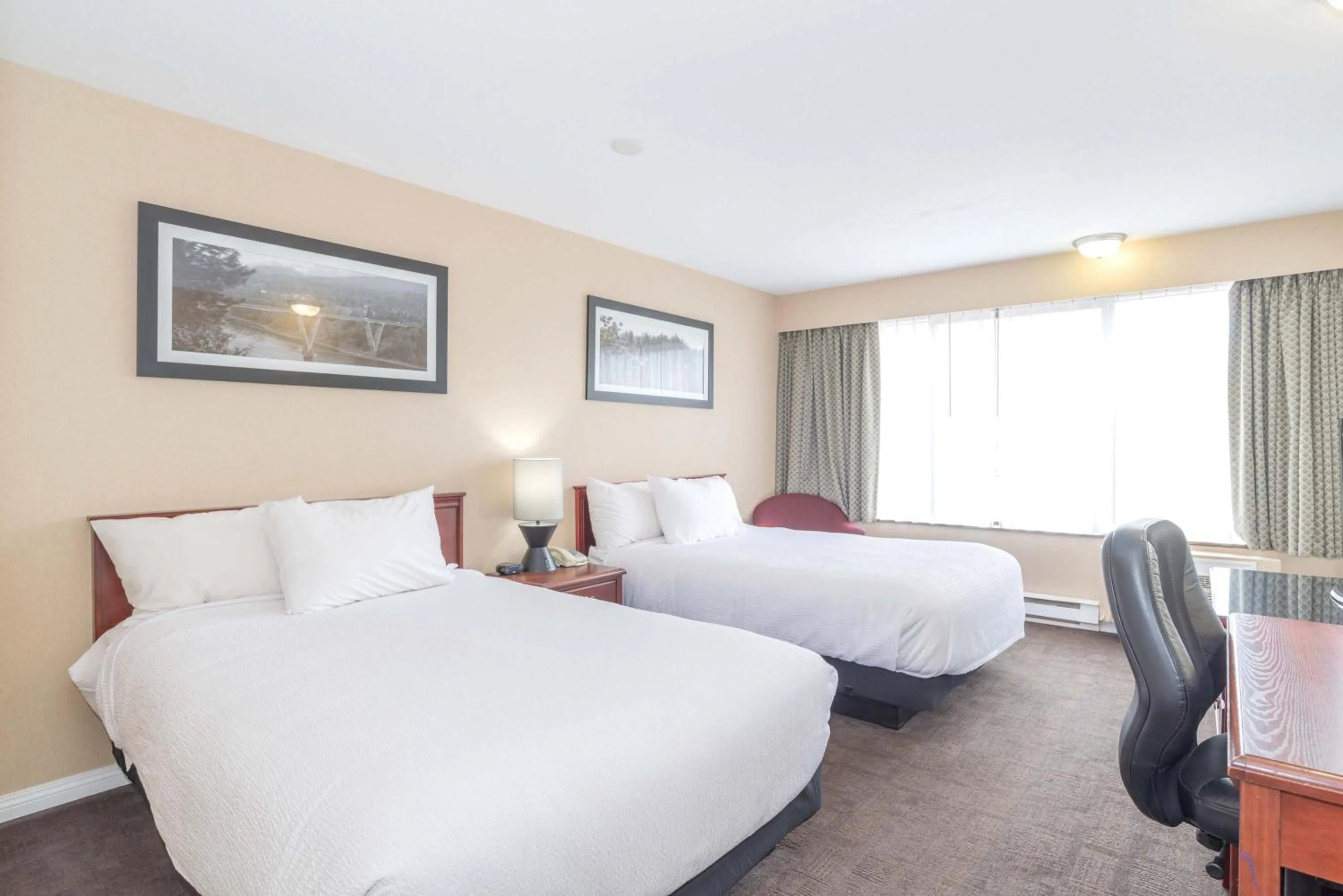 Standard Suite, 2 Double Beds, 1 Double Bed in Sandman Hotel Castlegar