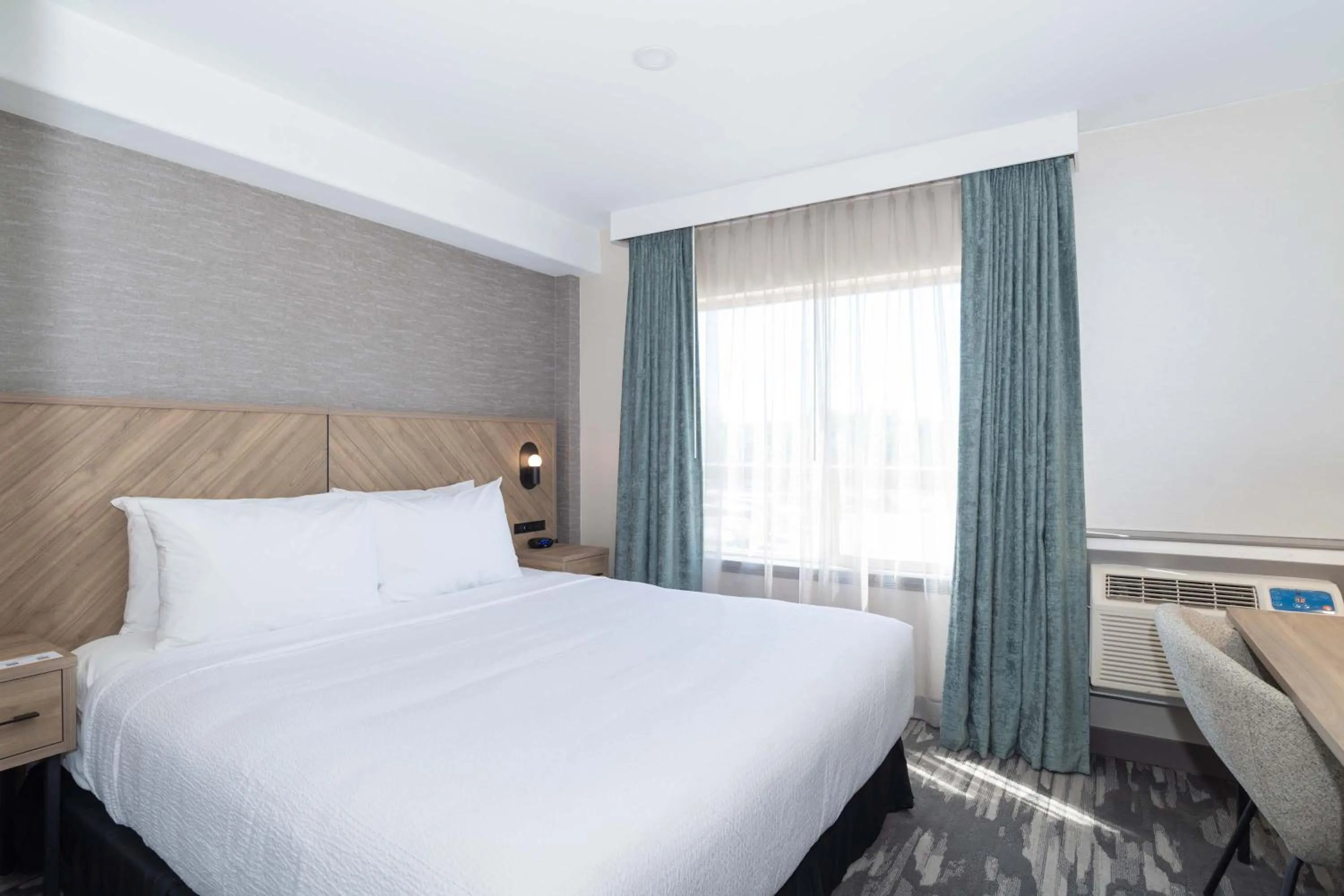 Standard Suite, 1 King Bed, Sofa Bed, Wet Bar in Sandman Hotel Quesnel