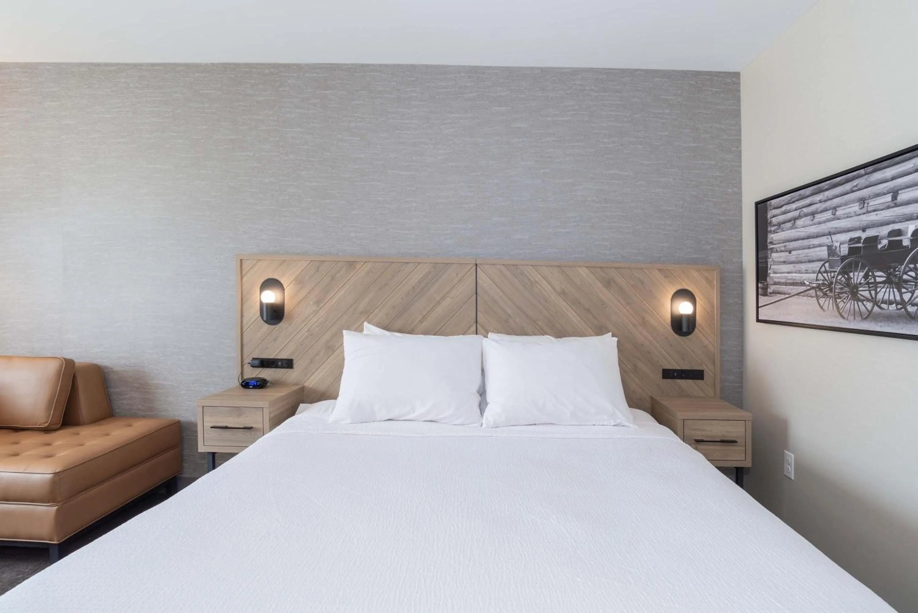 Grand Room, 1 King Bed in Sandman Hotel Quesnel