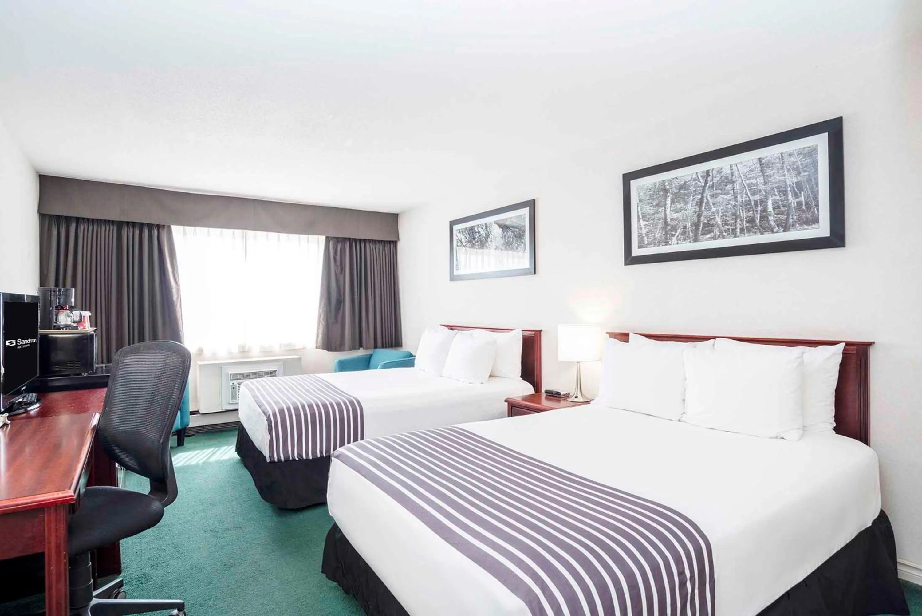 Standard Room, 2 Double Beds in Sandman Inn Smithers