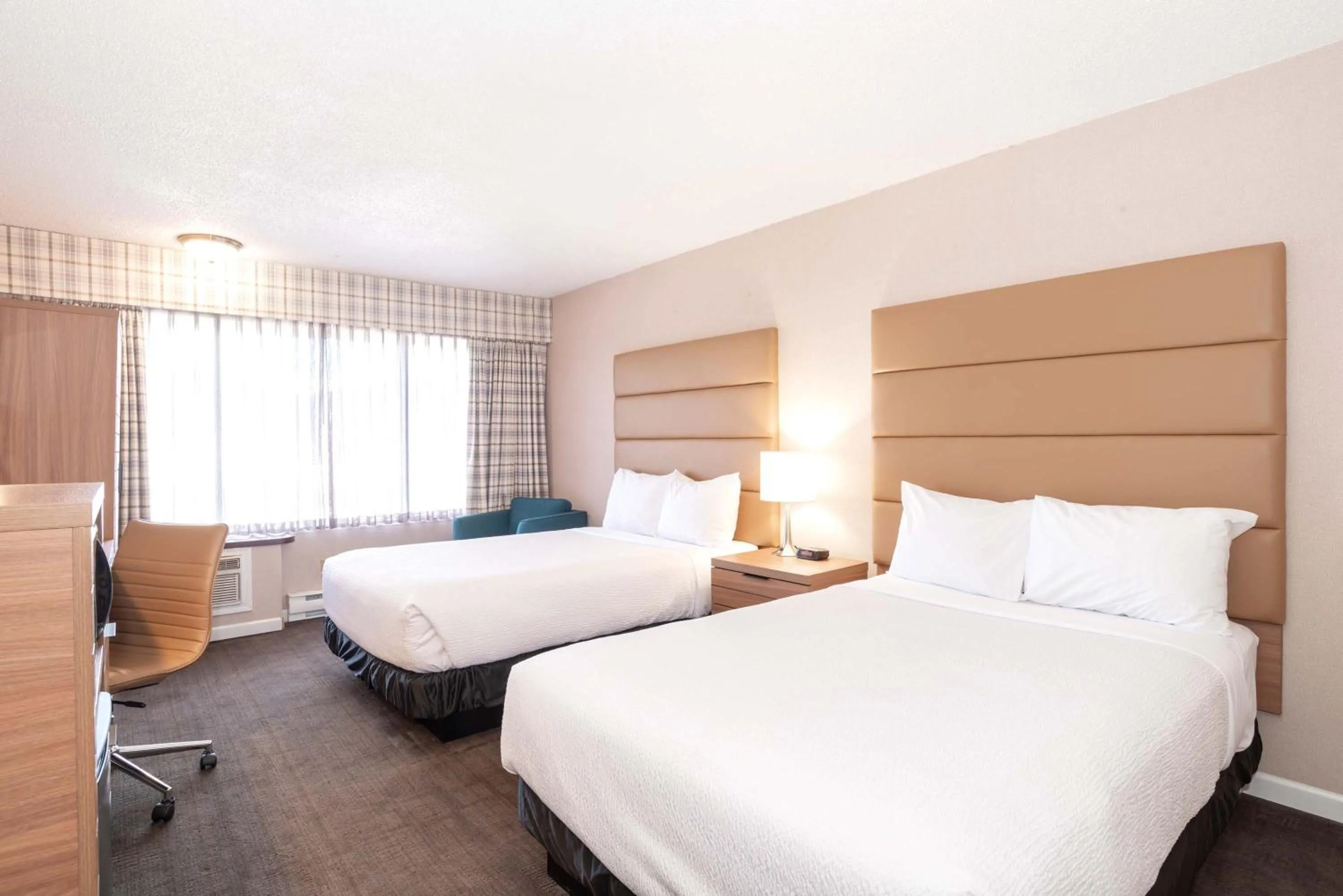 Standard Room, 2 Double Beds in Sandman Hotel Terrace