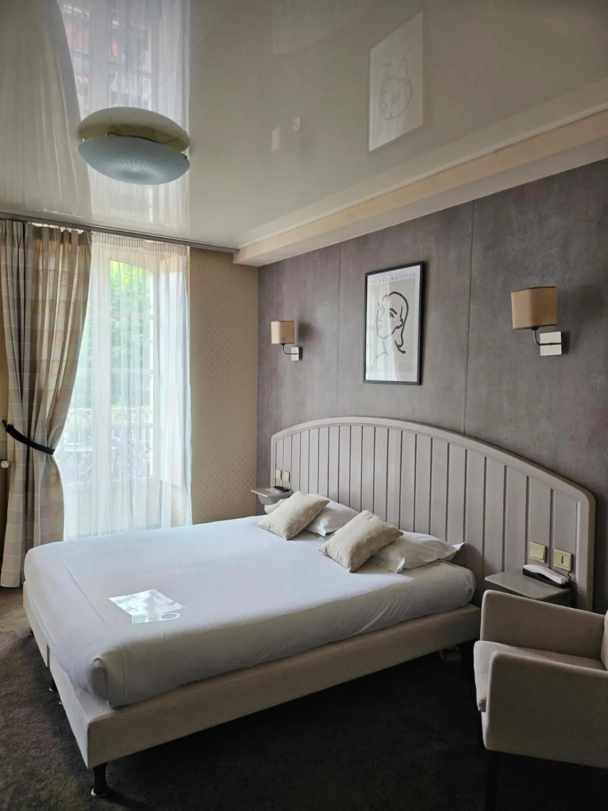 Superior Double or Twin Room in Cit'Hotel le Challonge