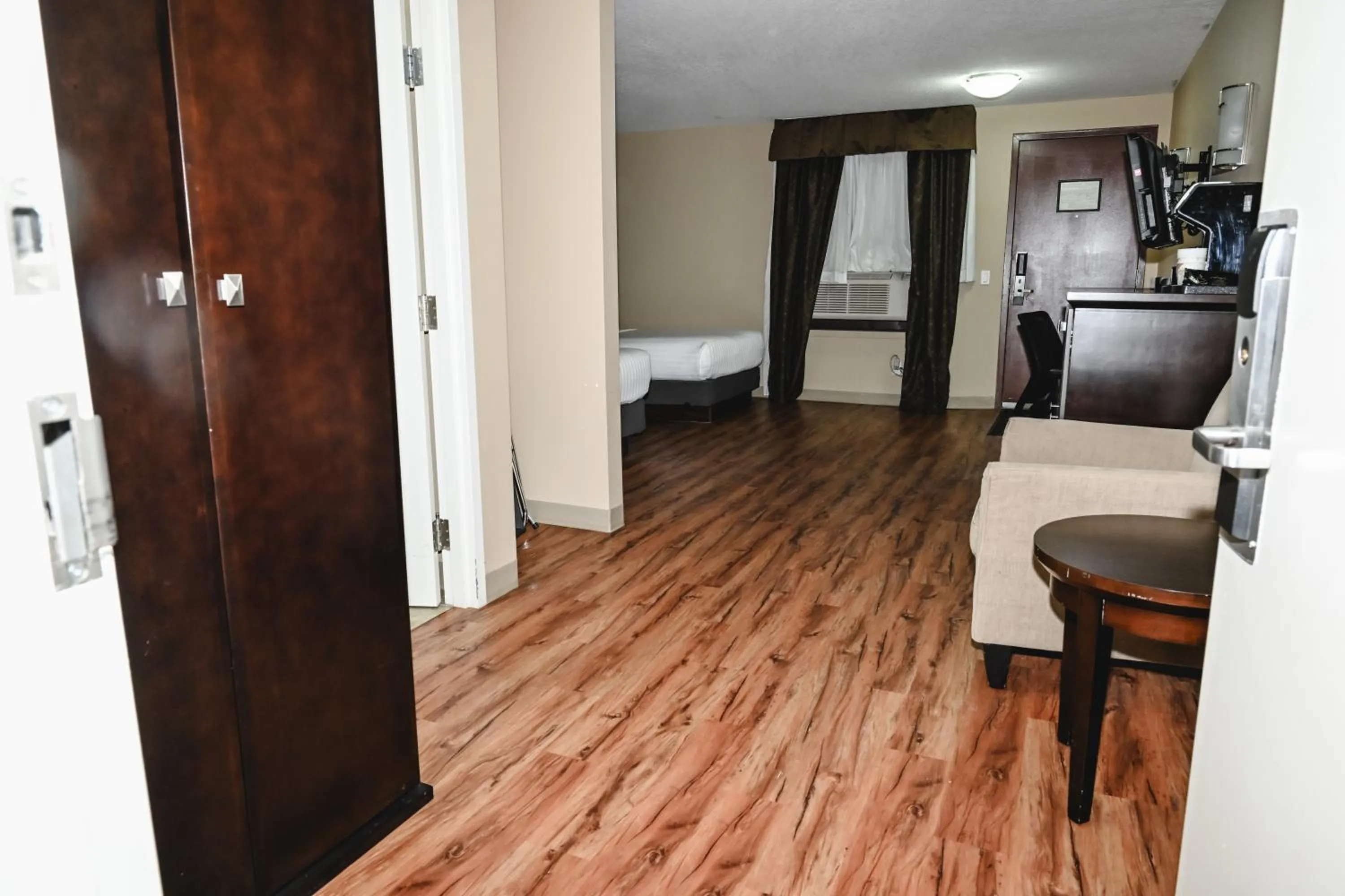 Accessible Standard Room with Two Double Beds in Quality Hotel & Conference Centre