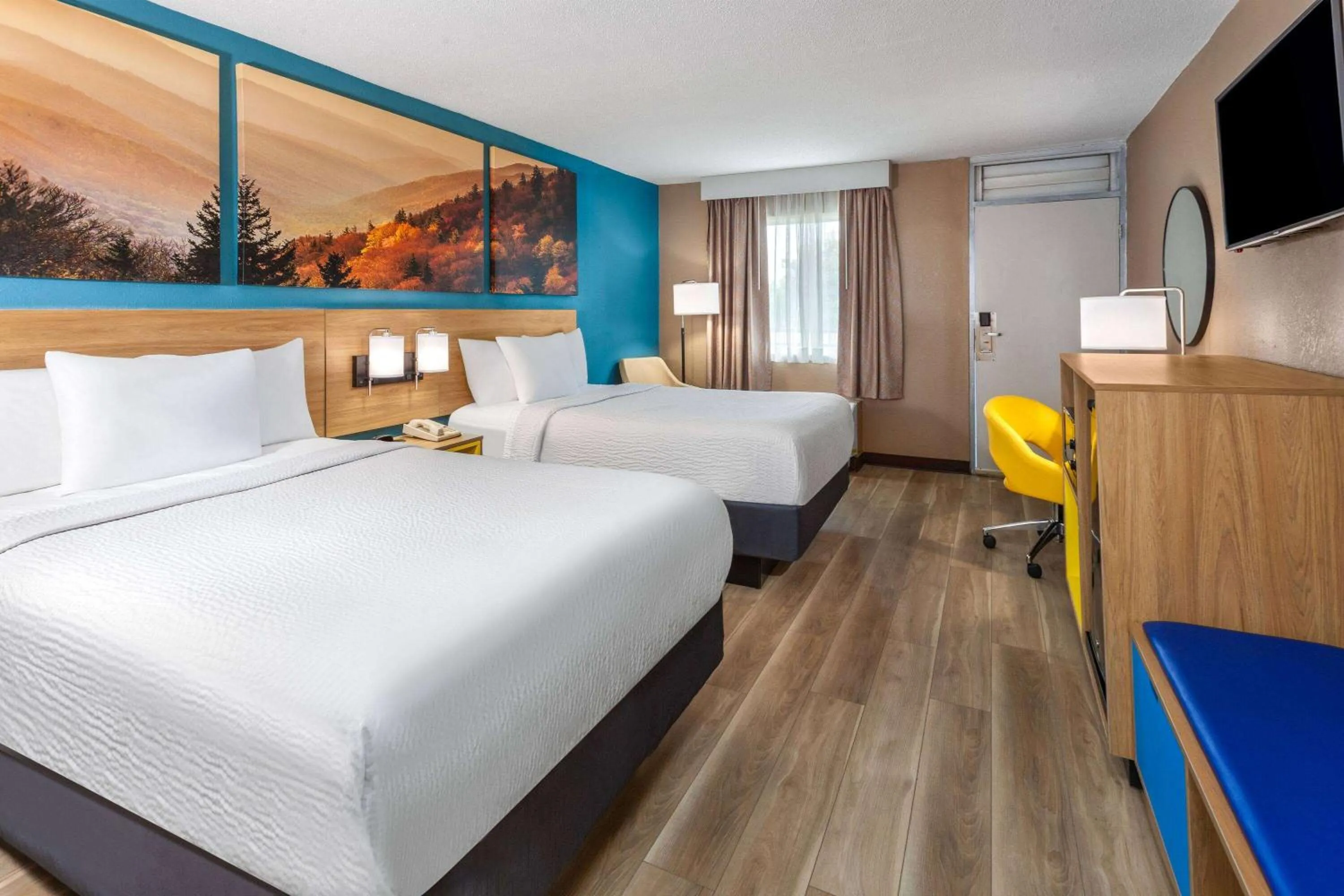 Double Room with Two Double Beds - Smoking in Days Inn by Wyndham Shelby