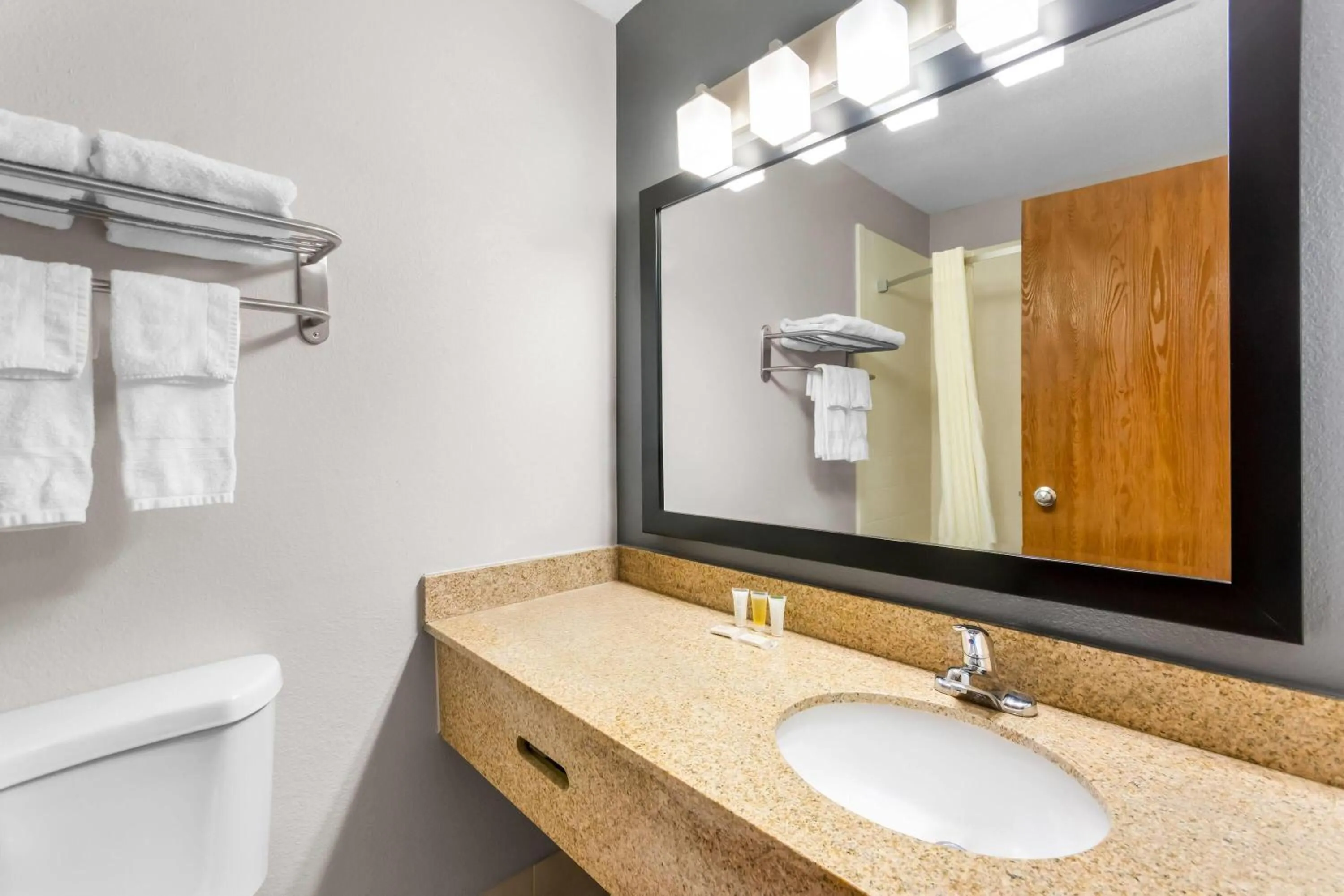 Studio King Suite - Non-Smoking in Super 8 by Wyndham Bloomington University Area