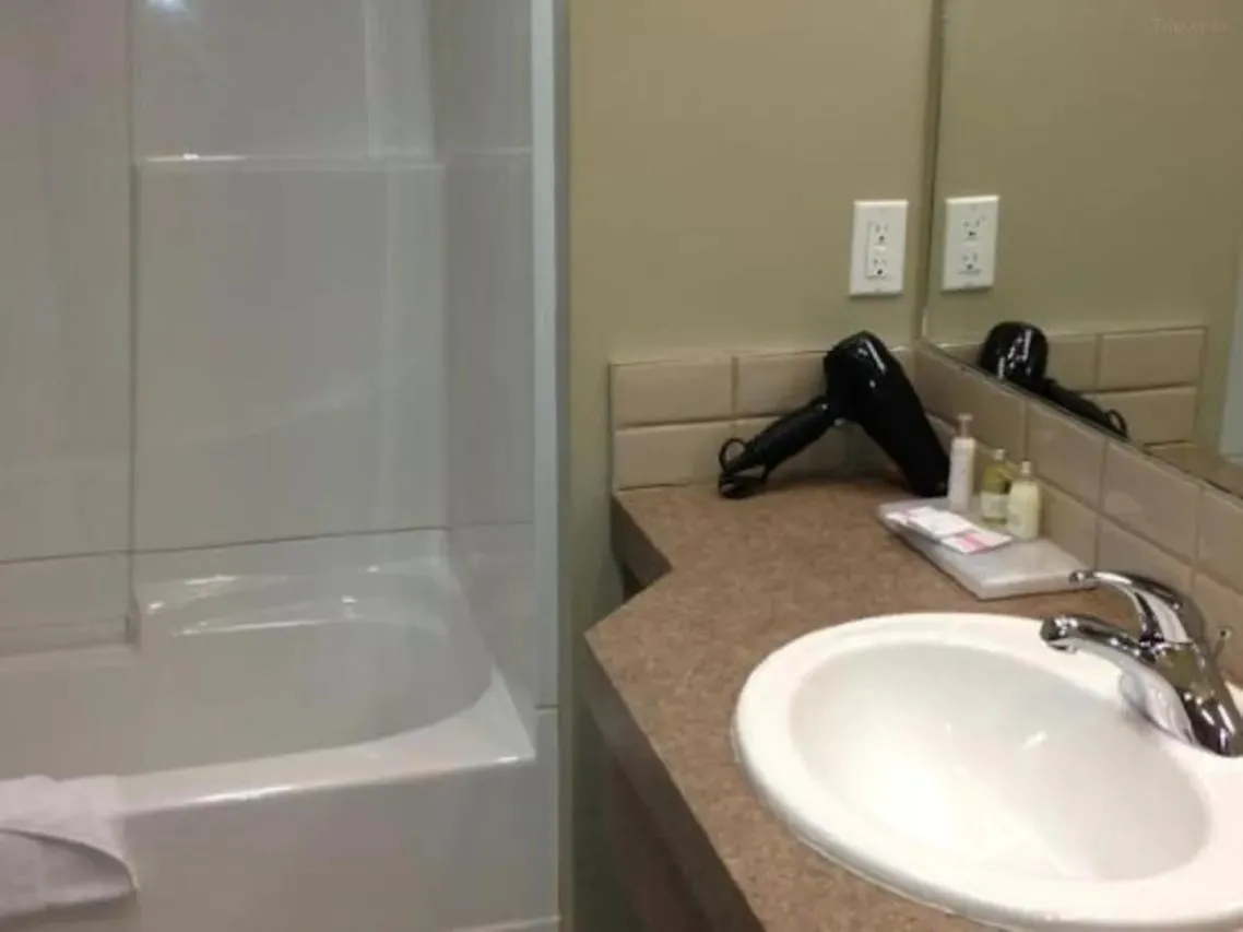 King Room with Sofa Bed - Non-Smoking in Radisson Hotel Fort St John