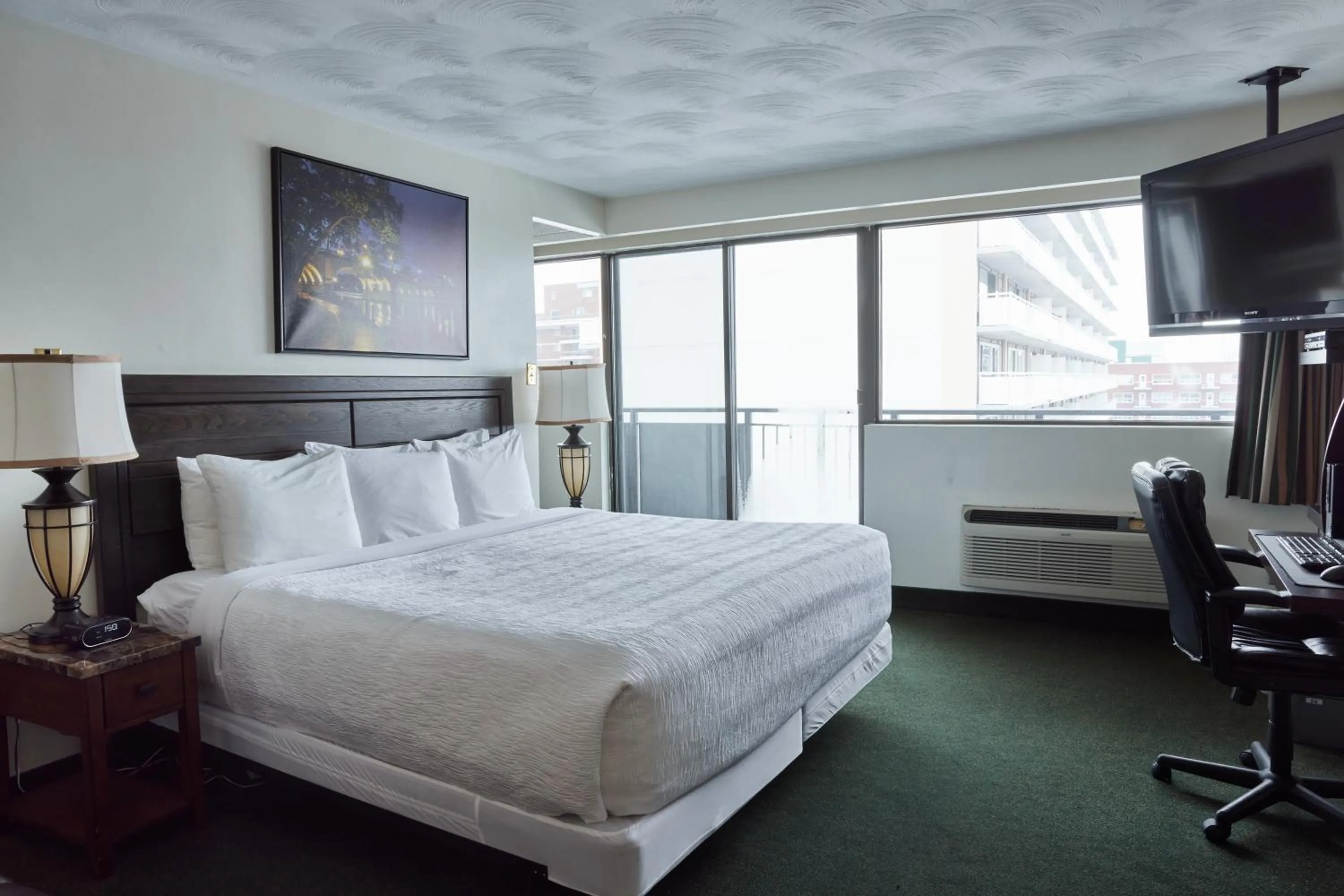 King Studio, 1 King Bed in The Business Inn