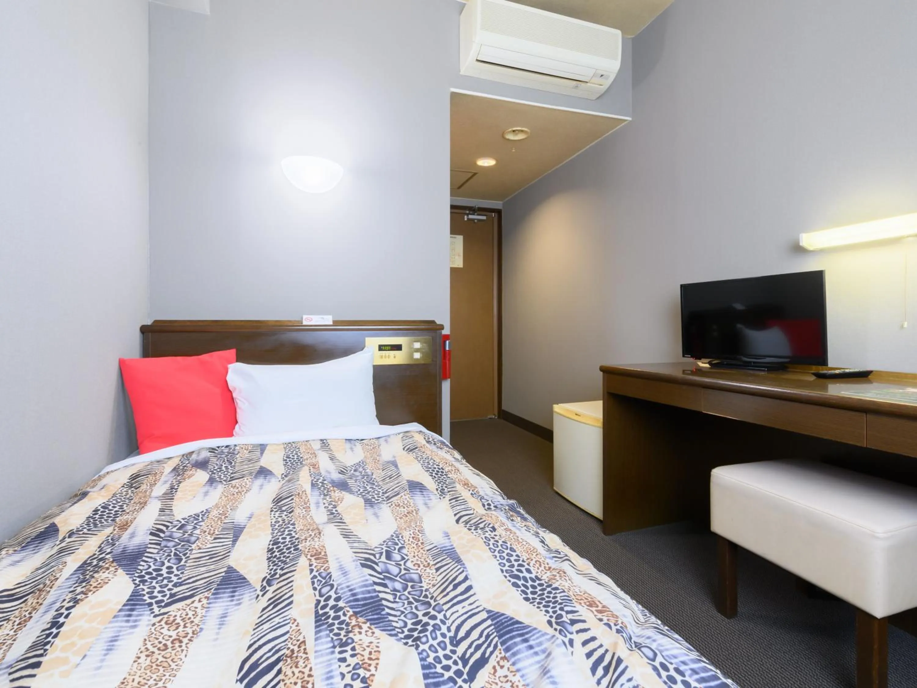 Single Room - single occupancy - Smoking in Tabist IWATA Station Hotel