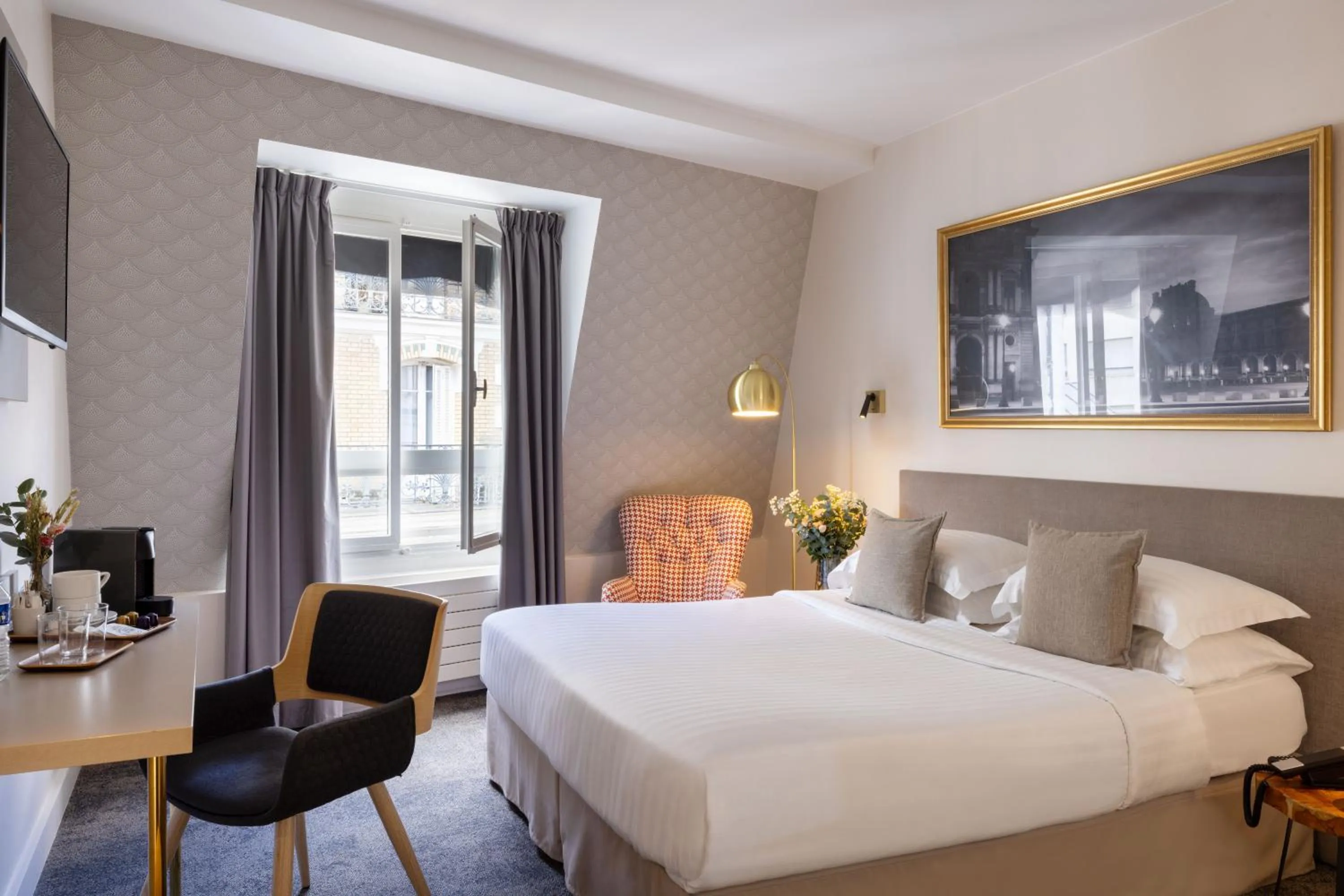 Superior Room with Queen Bed in Villa des Ambassadeurs