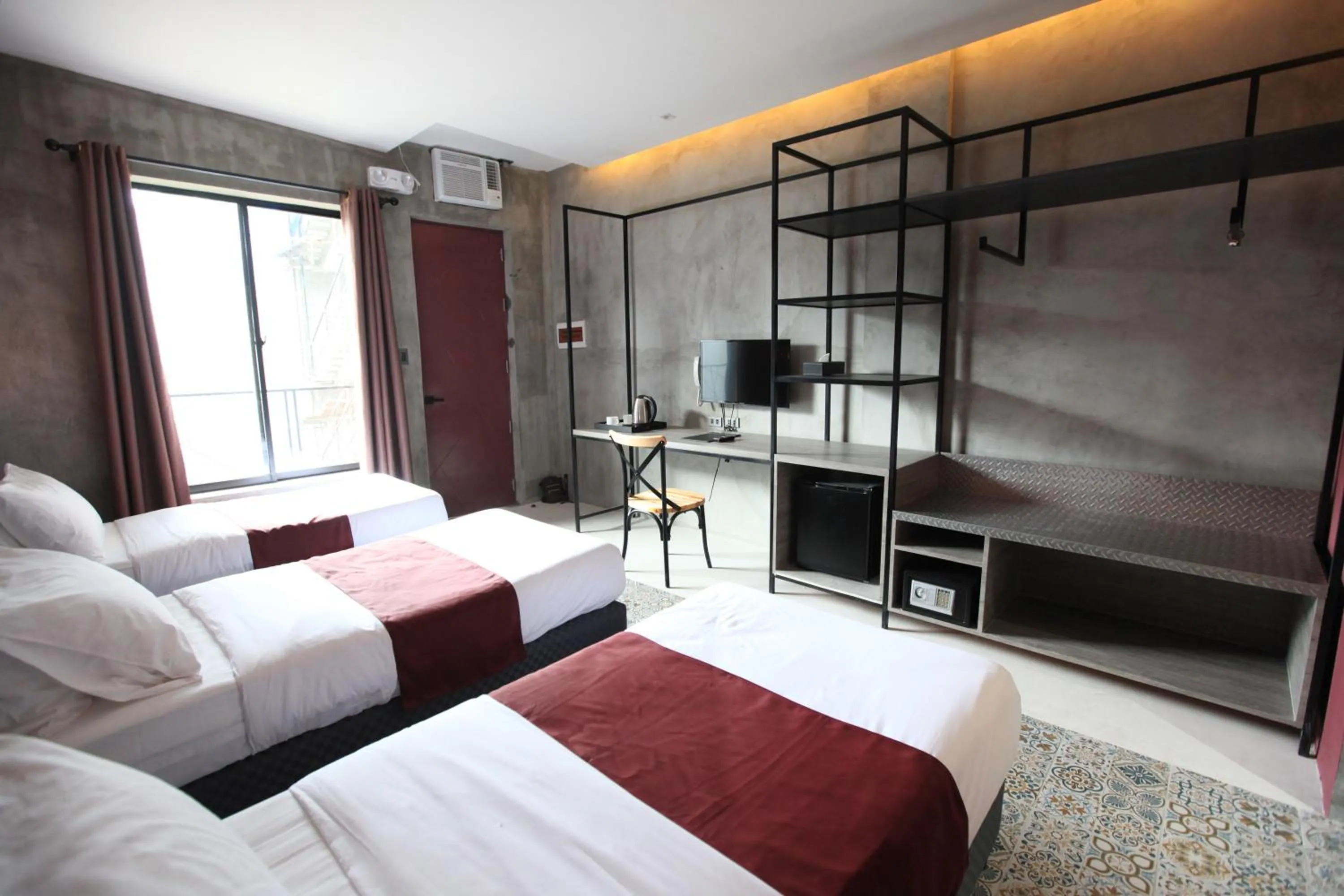 Triple Room in Zenvea Hotel