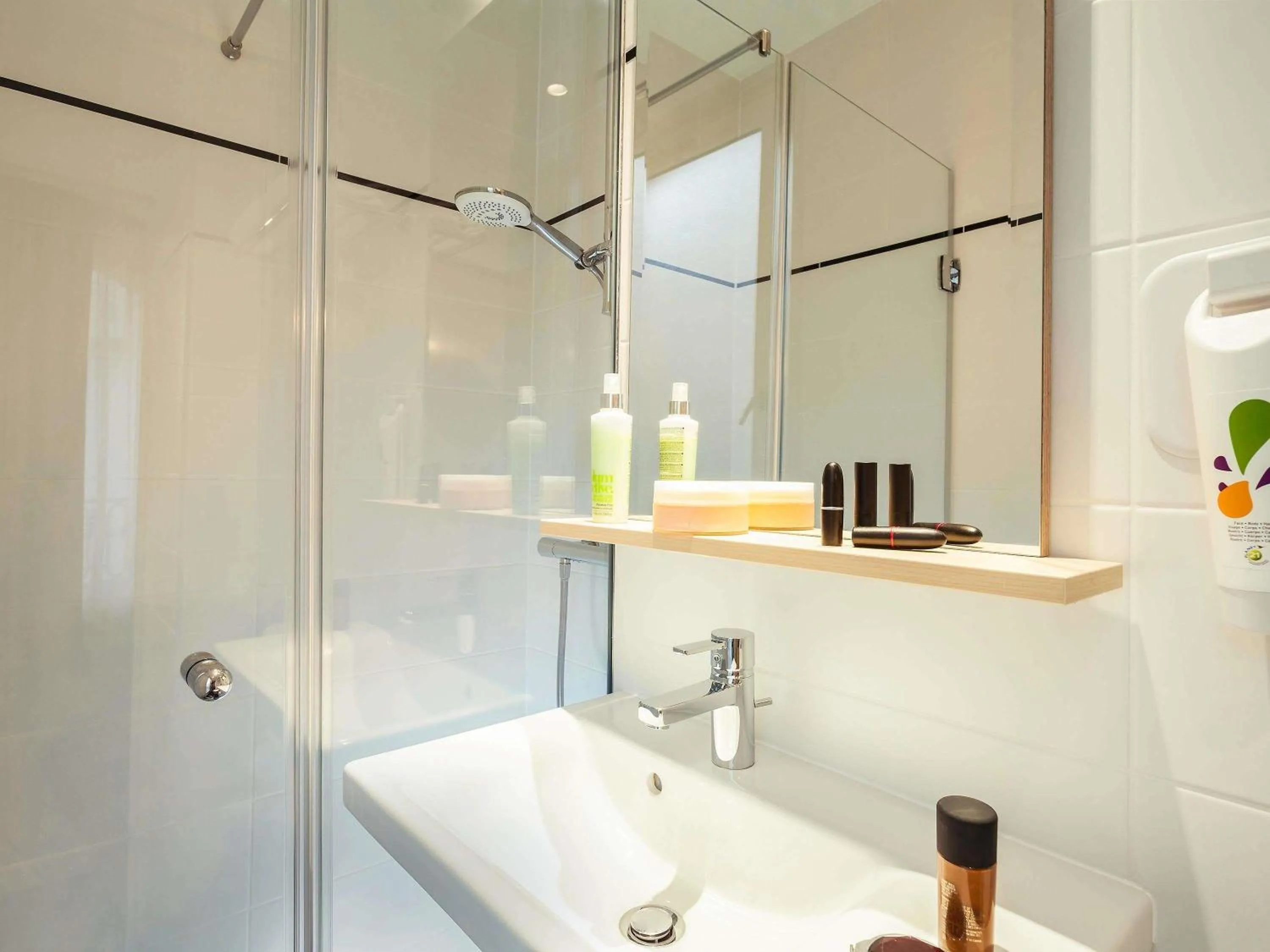 Standard Triple Room with 2 Single Beds and Sofa Bed in ibis Styles Paris Nation Porte De Montreuil