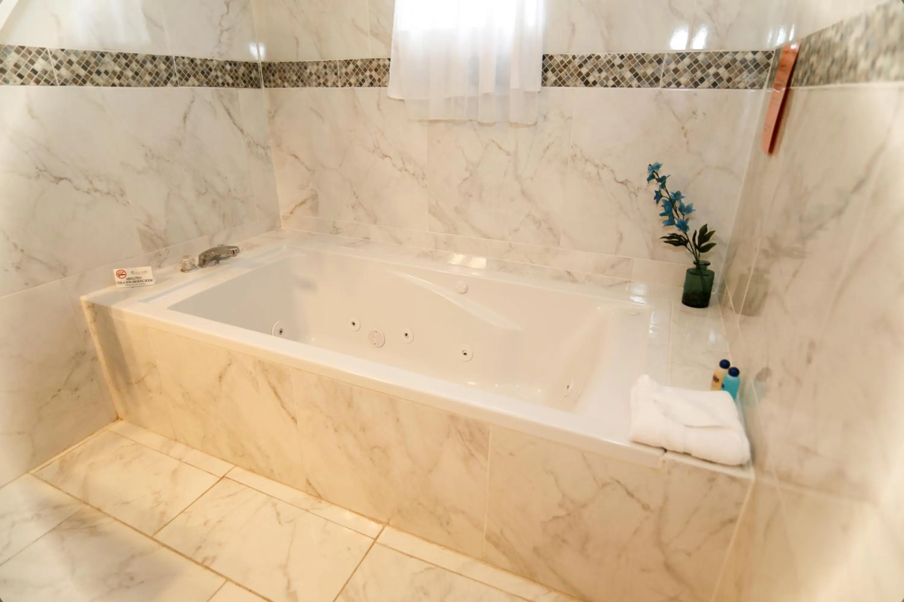 Honeymoon Suite in Rayon Hotel