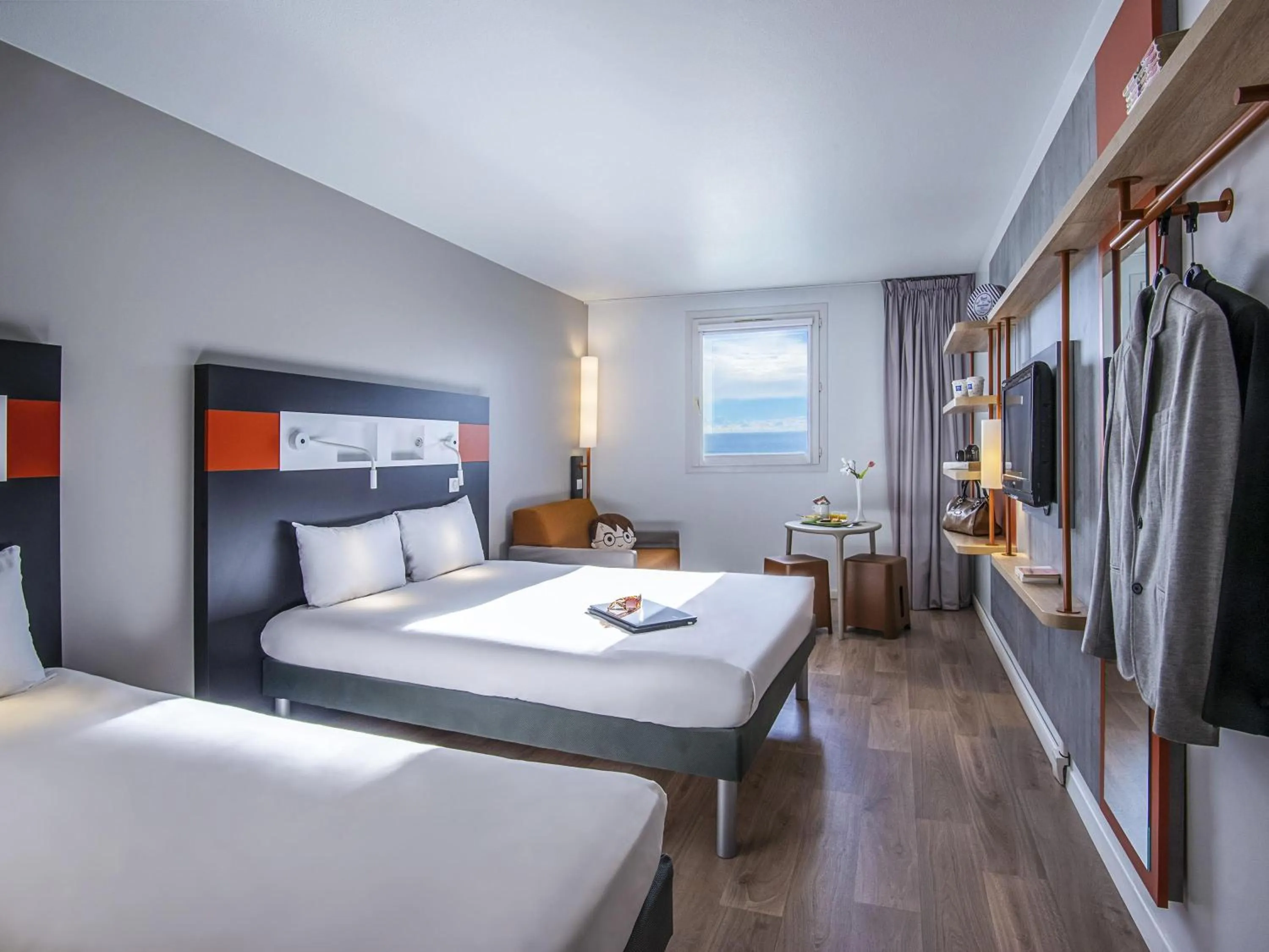 Family Room in ibis budget Nice Californie Lenval